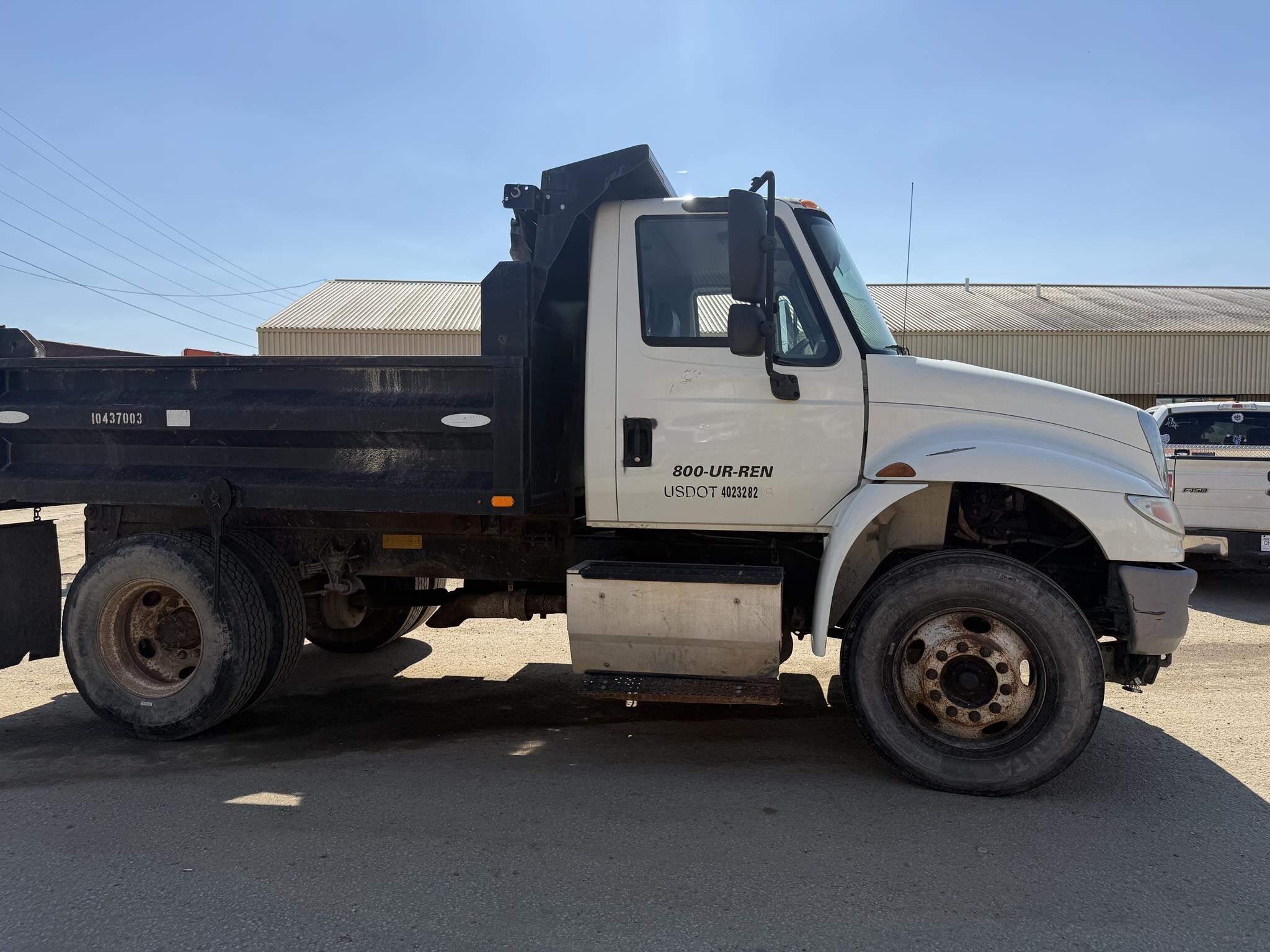 2016 International DURASTAR 4300 Semi Trucks/Trailer