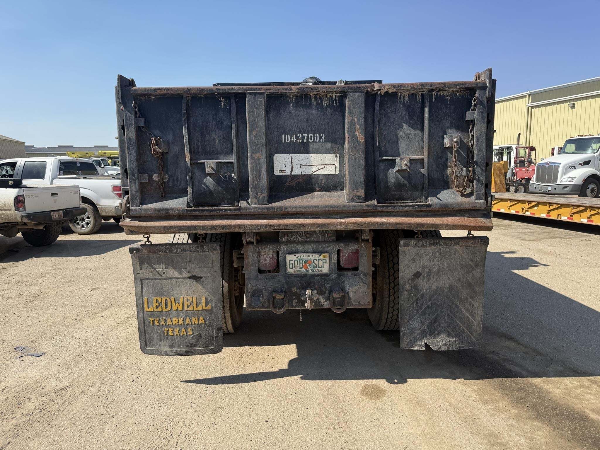 2016 International DURASTAR 4300 Semi Trucks/Trailer