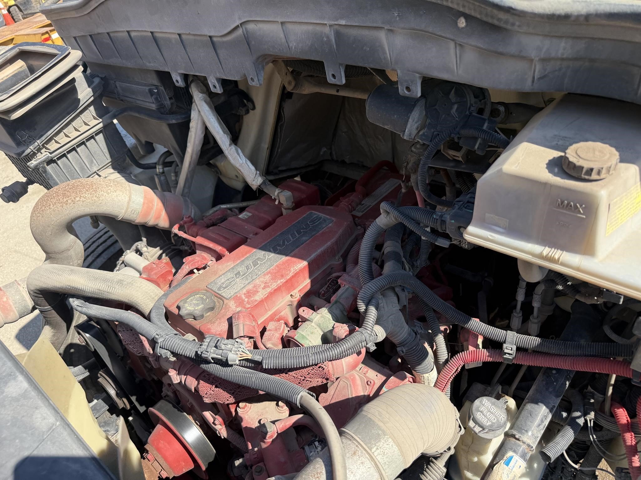 2016 International DURASTAR 4300 Semi Trucks/Trailer