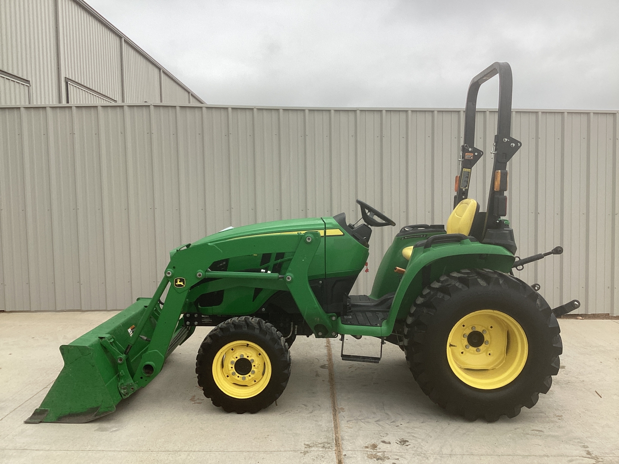 2023 John Deere 3025E Tractor