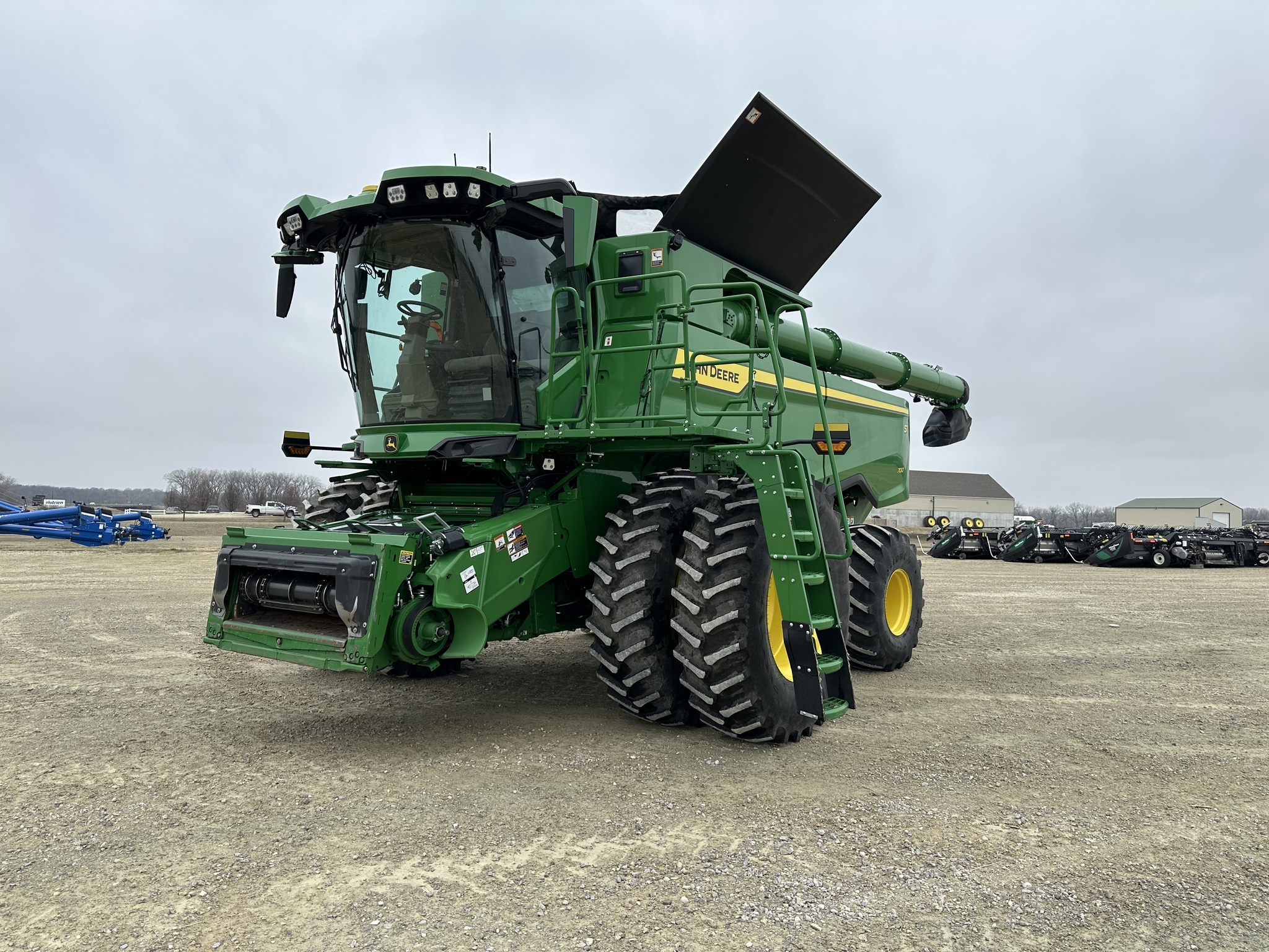 2025 John Deere S7 700 Combine
