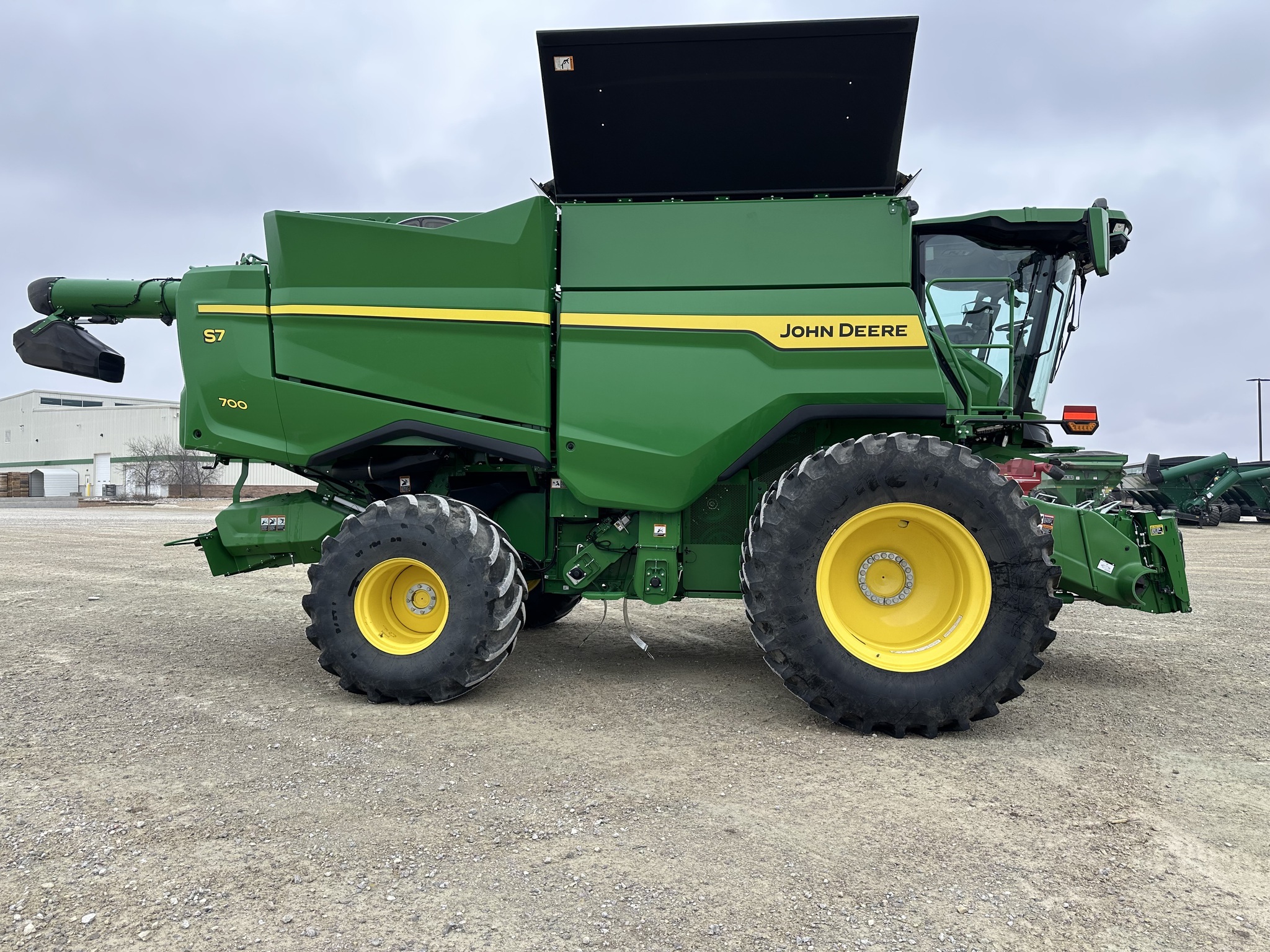 2025 John Deere S7 700 Combine