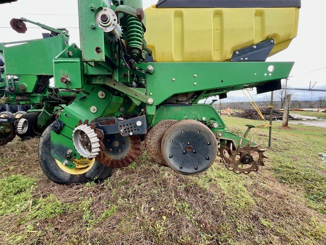 2001 John Deere 1780 Planter