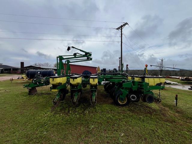 2001 John Deere 1780 Planter