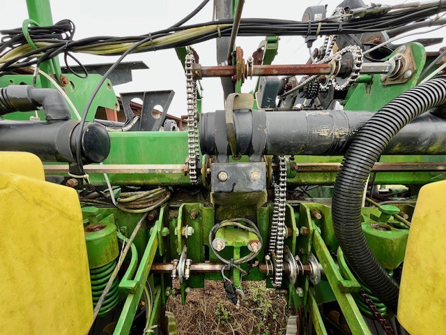 2001 John Deere 1780 Planter