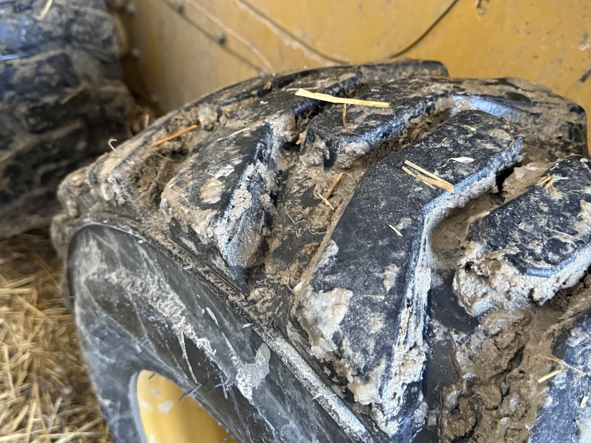2021 Caterpillar 242D3 Skid Steer