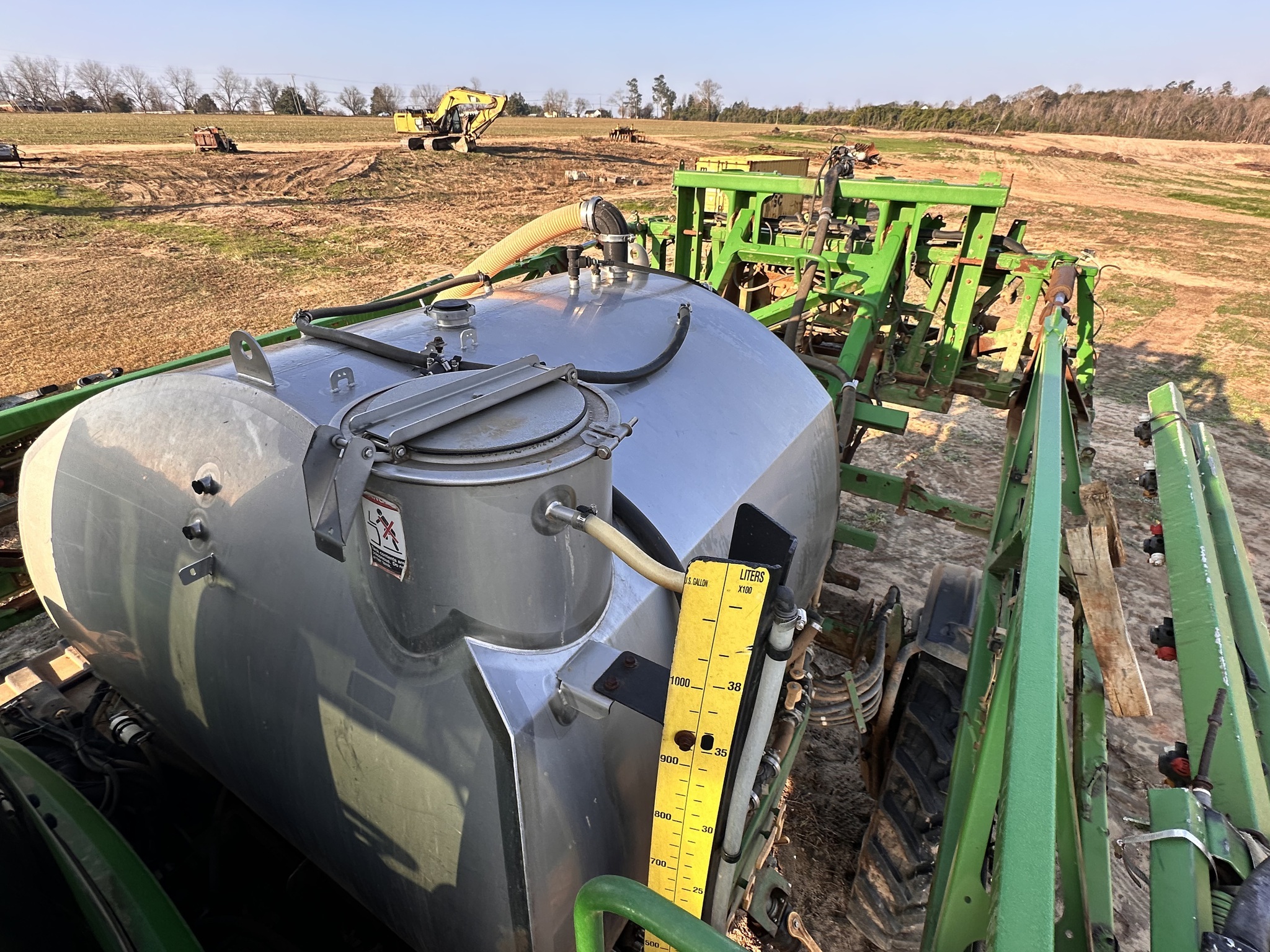 2016 John Deere R4038 Self-Propelled Sprayer