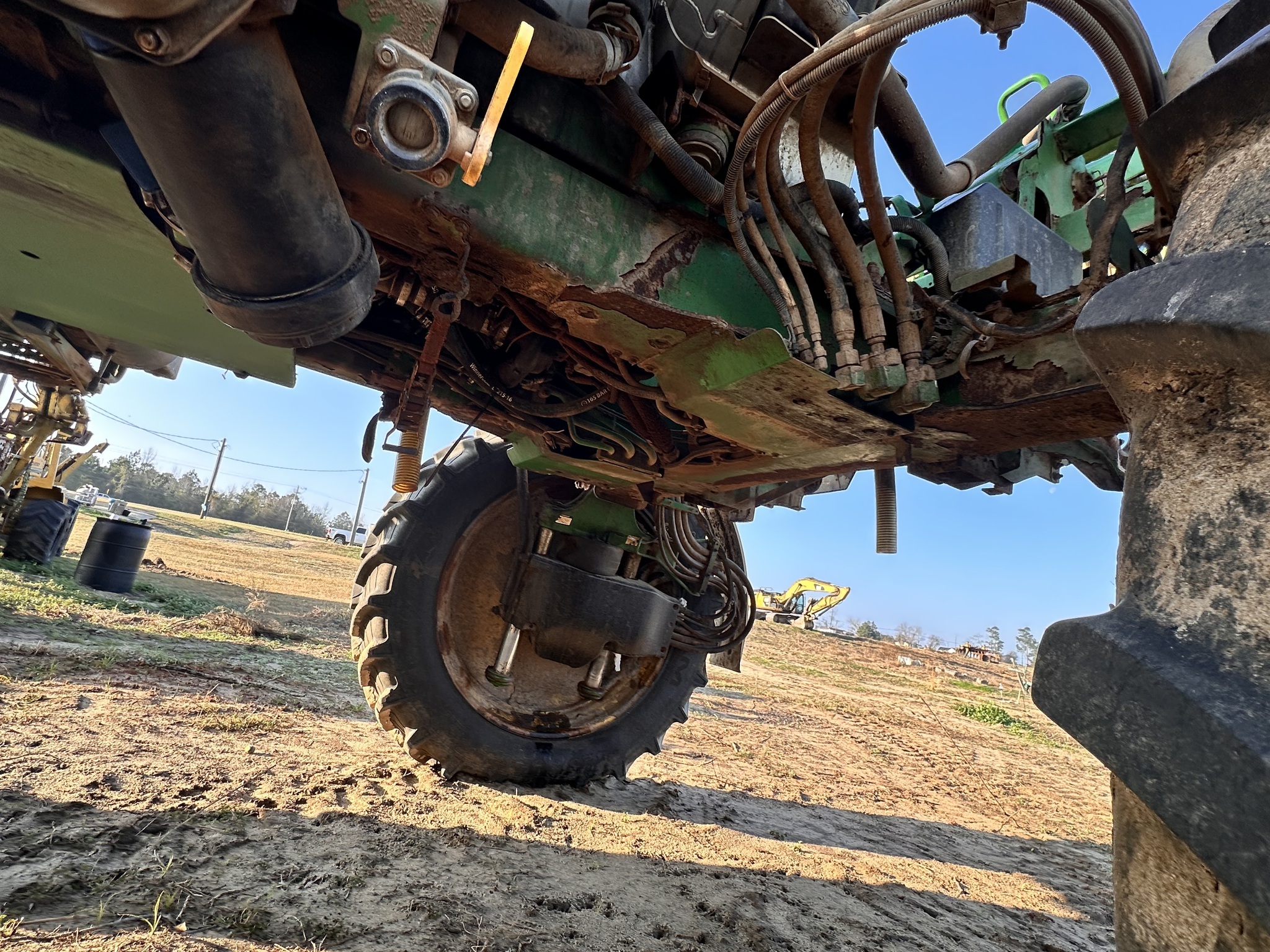 2016 John Deere R4038 Self-Propelled Sprayer