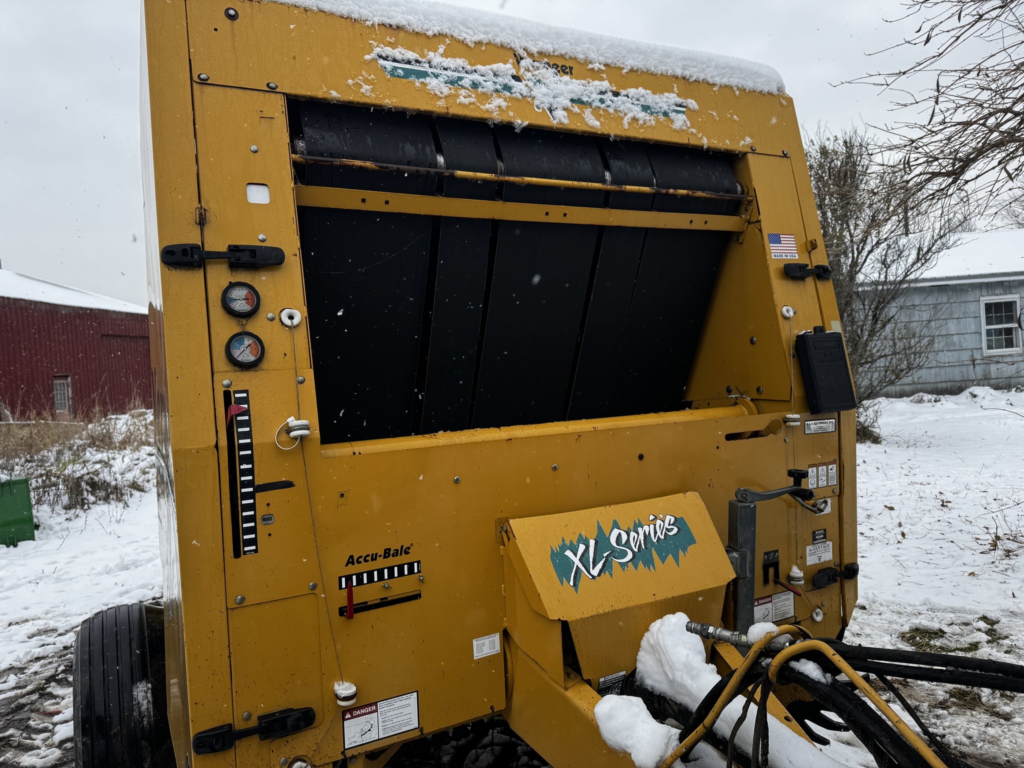 2002 Vermeer 605XL Round Baler
