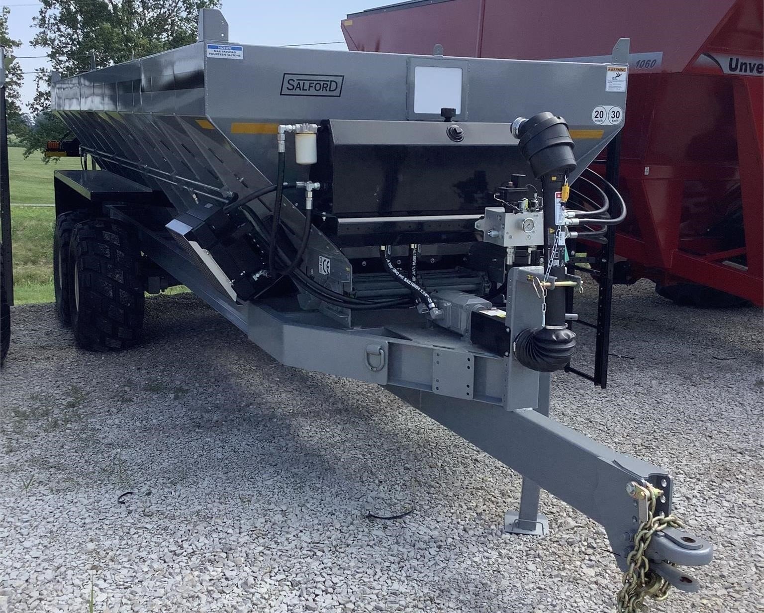 2024 BBI Endurance TPHP Manure Spreader