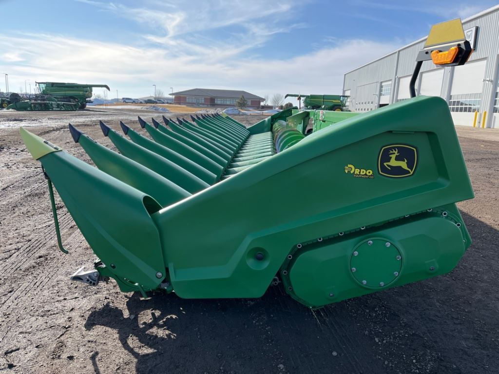 2024 John Deere C18R Corn Head