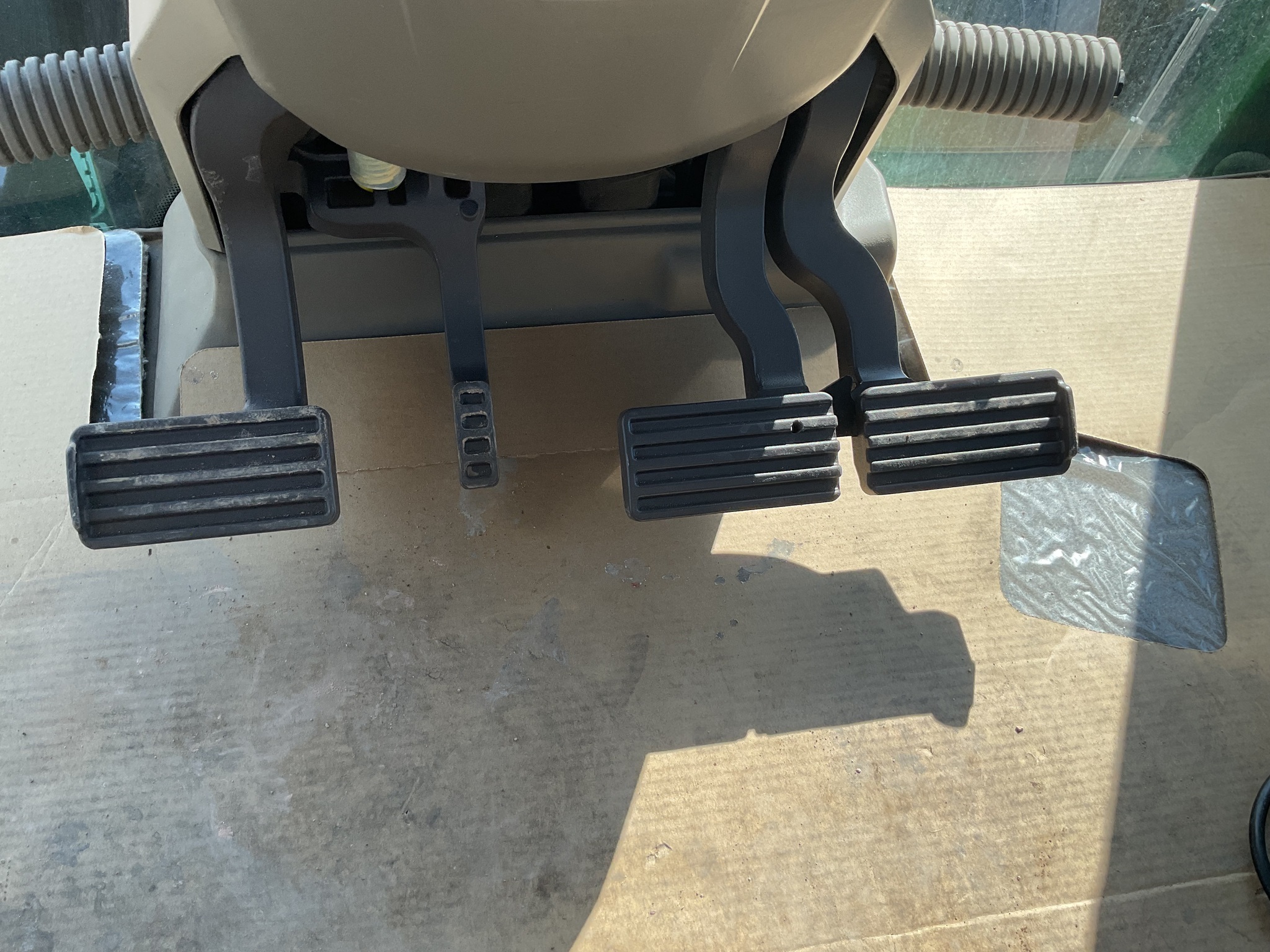 2025 John Deere 8R 370 Tractor