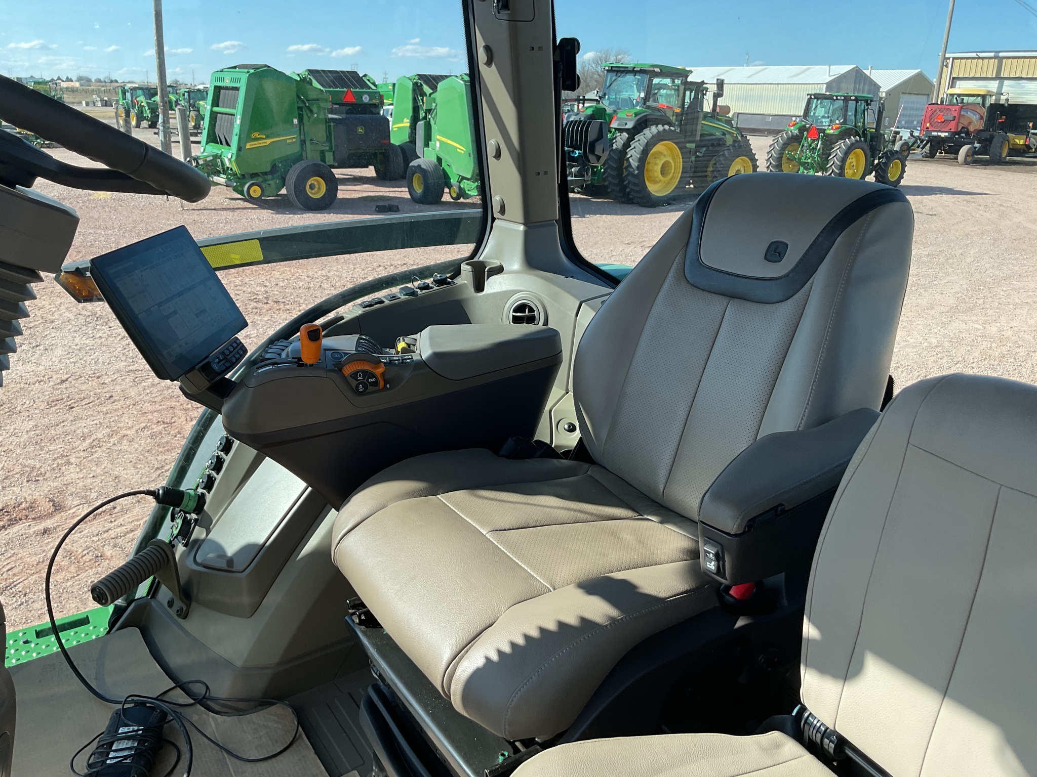 2025 John Deere 8R 370 Tractor