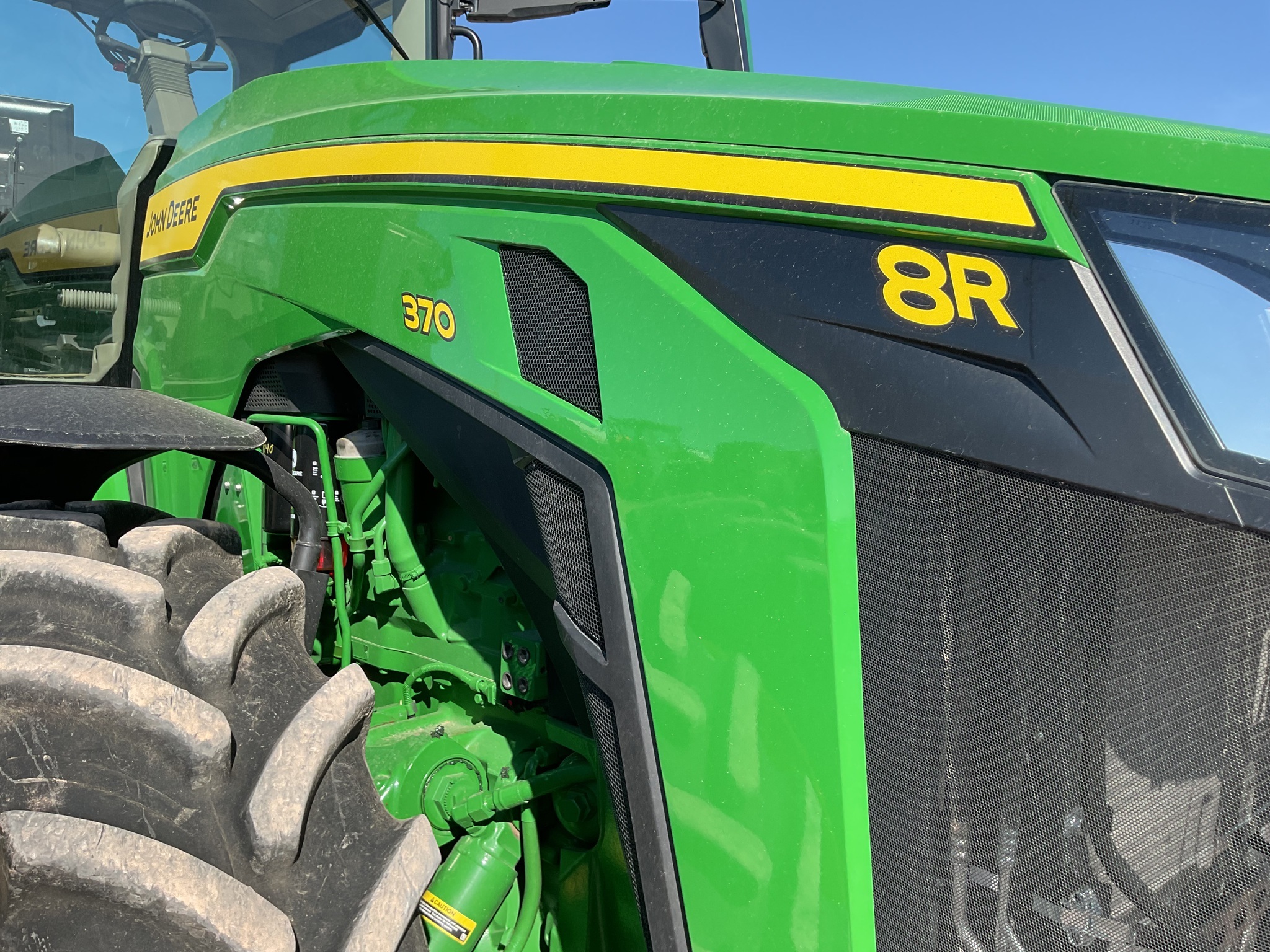 2025 John Deere 8R 370 Tractor