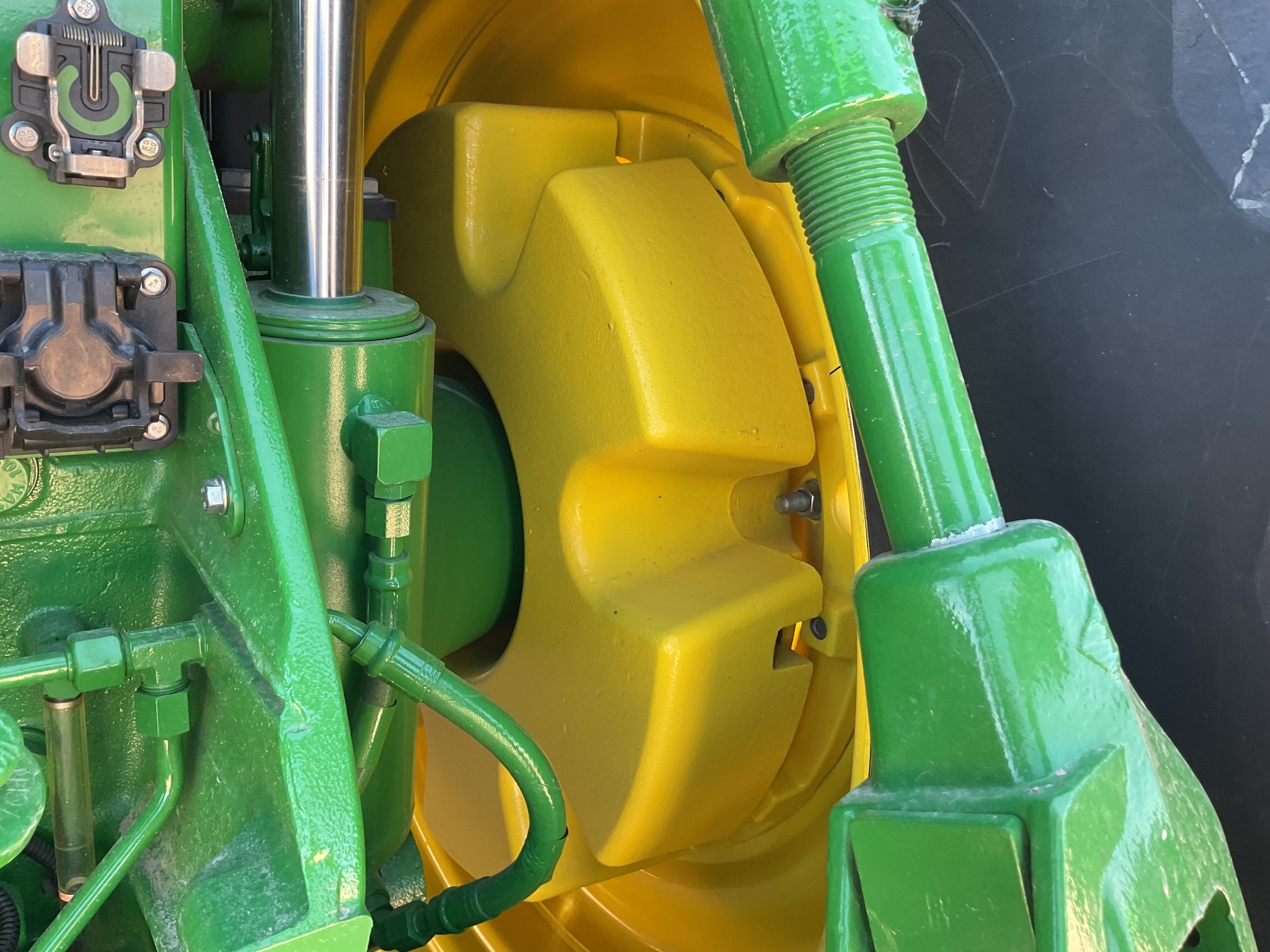 2025 John Deere 8R 370 Tractor