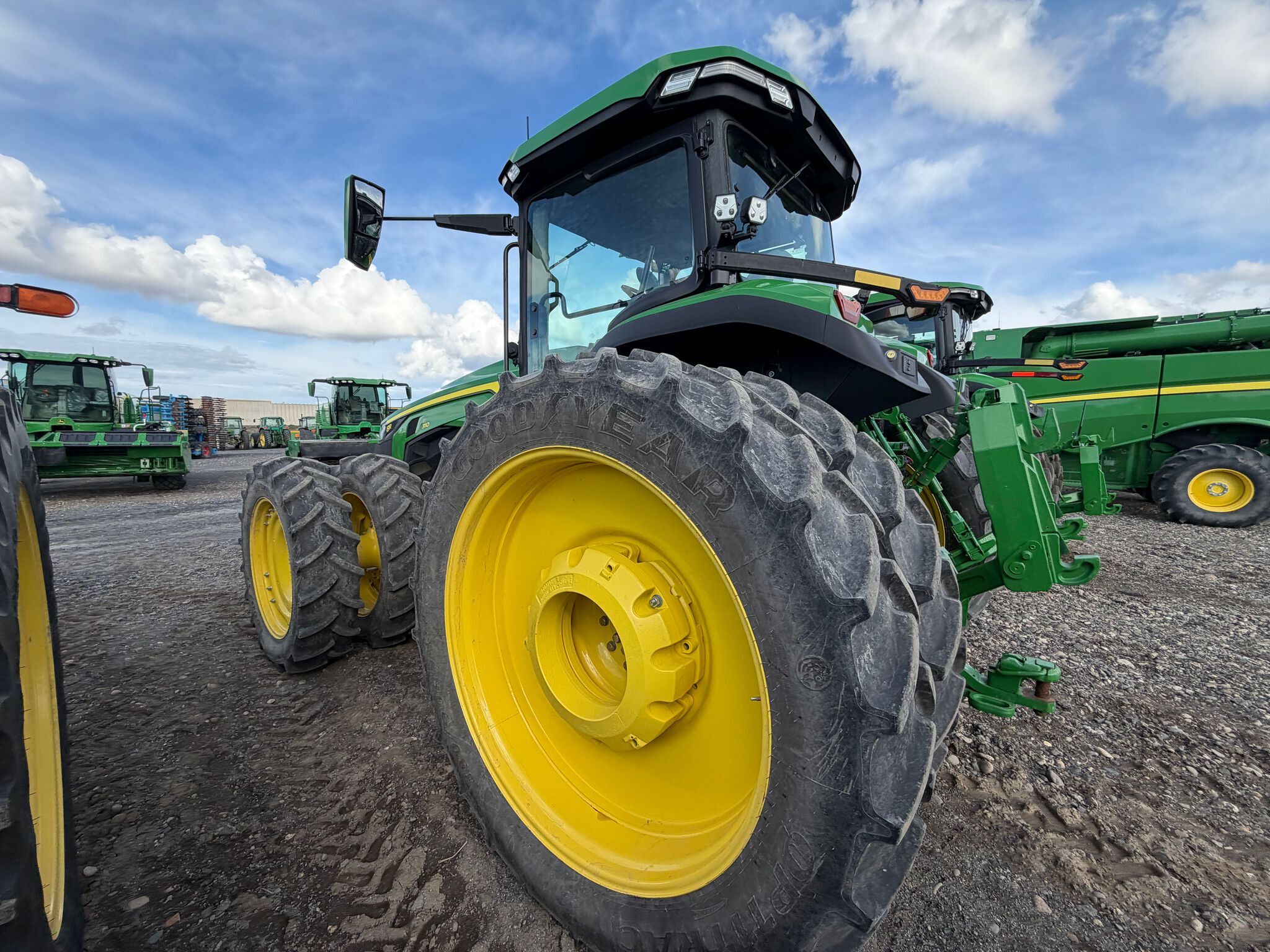 2023 John Deere 8R 310 Tractor