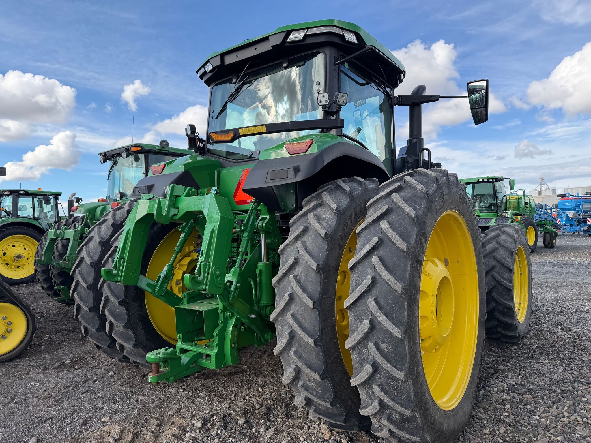 2023 John Deere 8R 310 Tractor