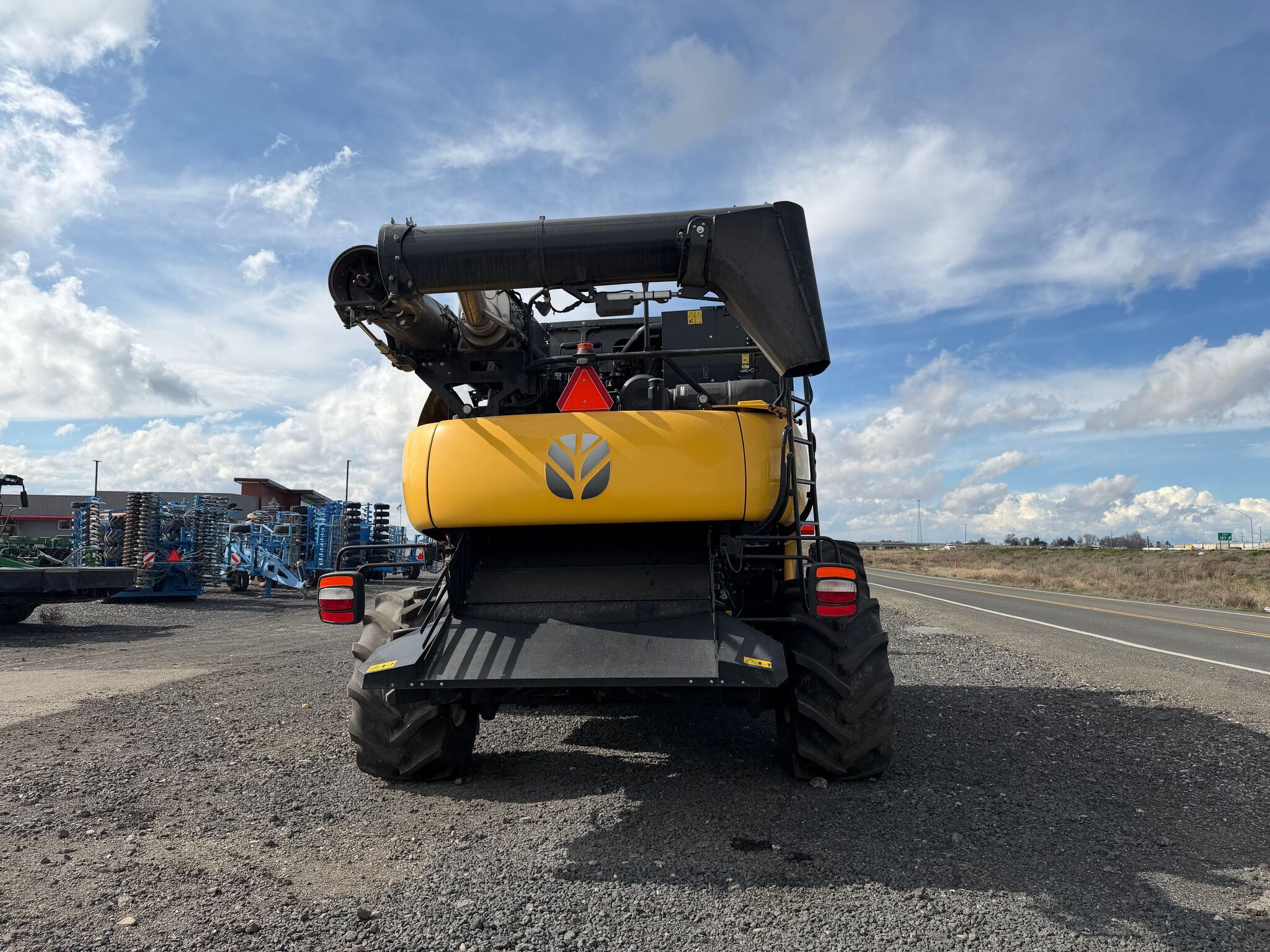 2023 New Holland CR8.90 Combine