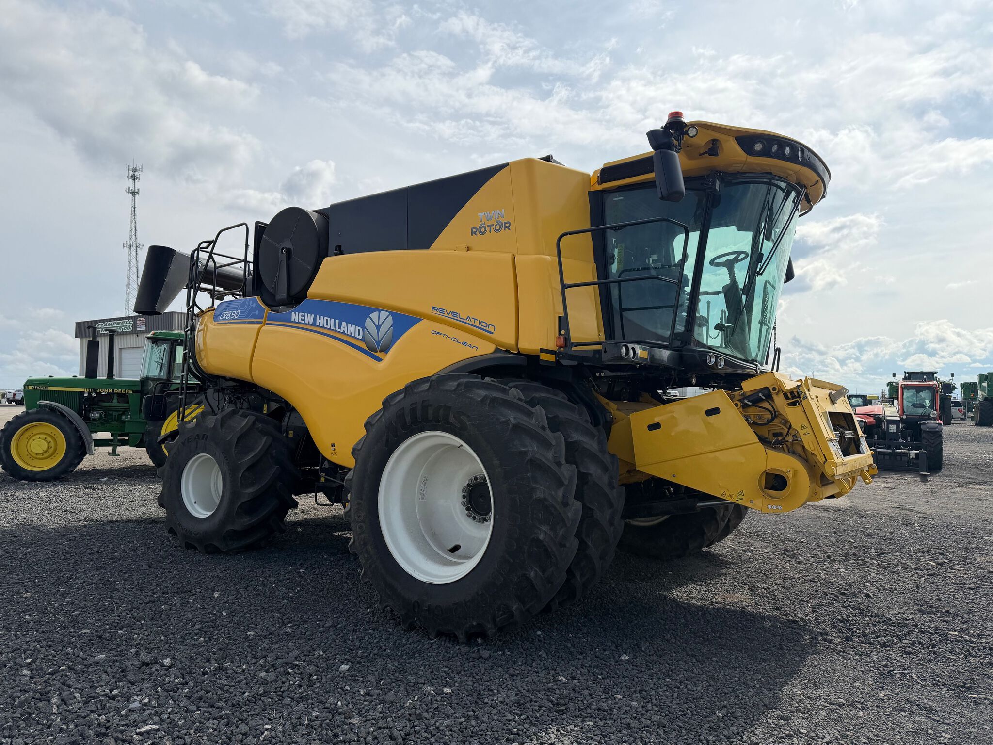 2023 New Holland CR8.90 Combine