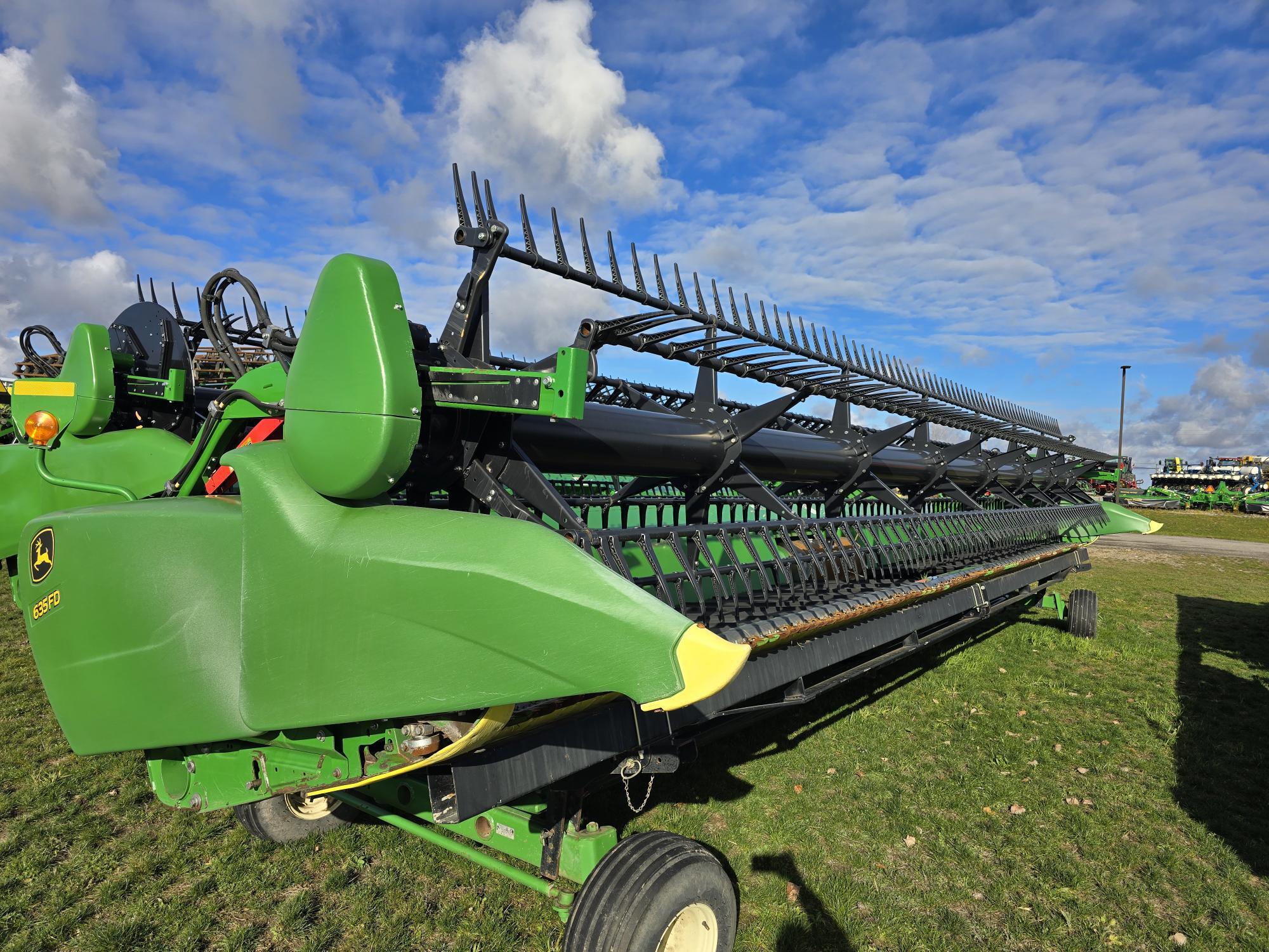 2018 John Deere 635FD Platform