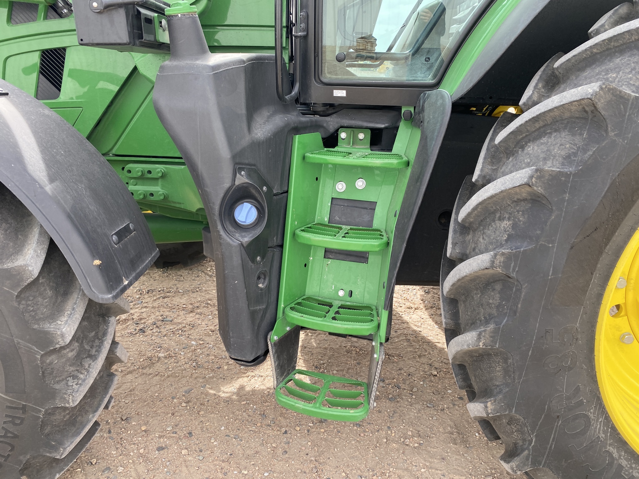 2025 John Deere 6R 195 Tractor