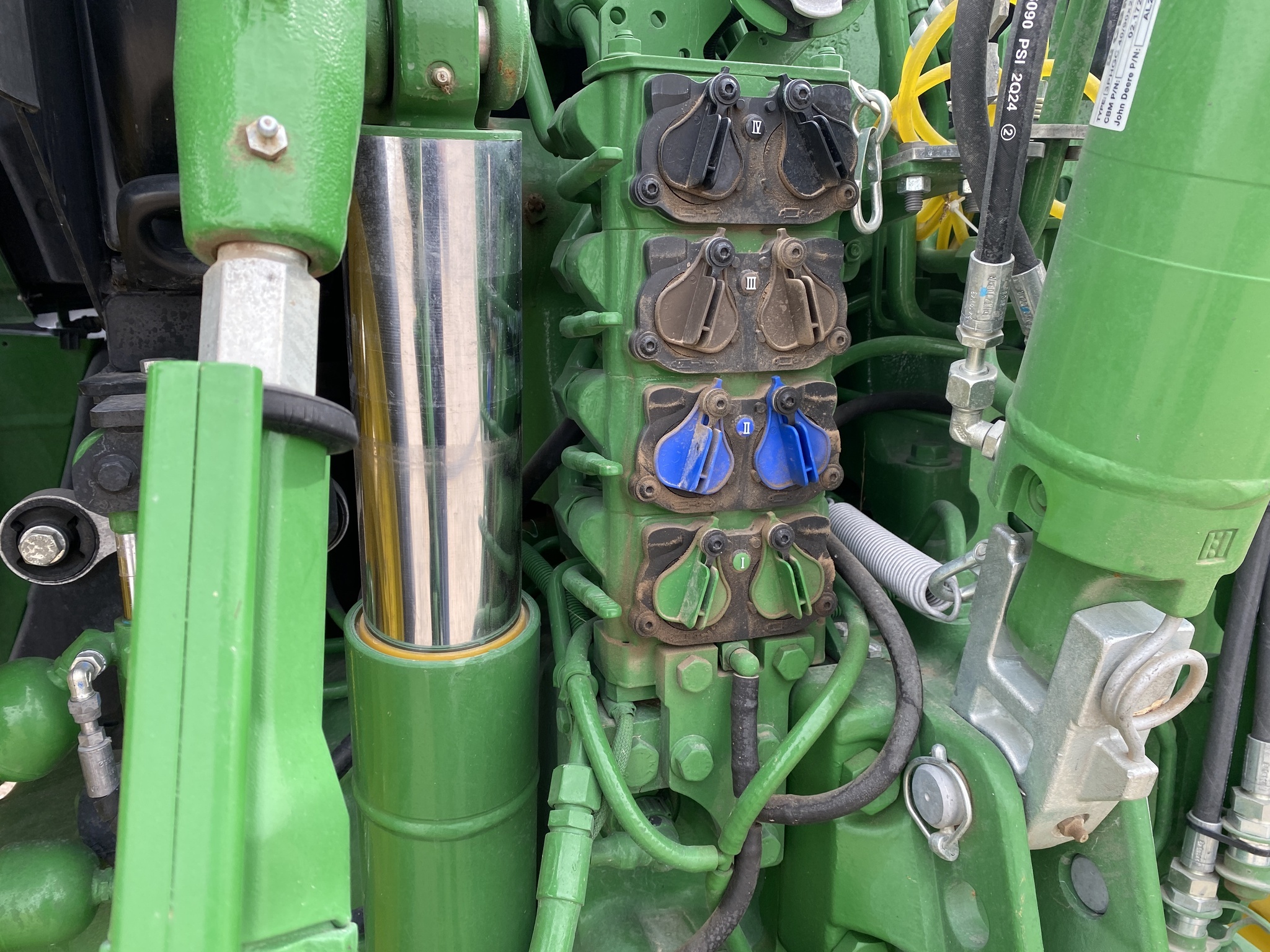 2025 John Deere 6R 195 Tractor