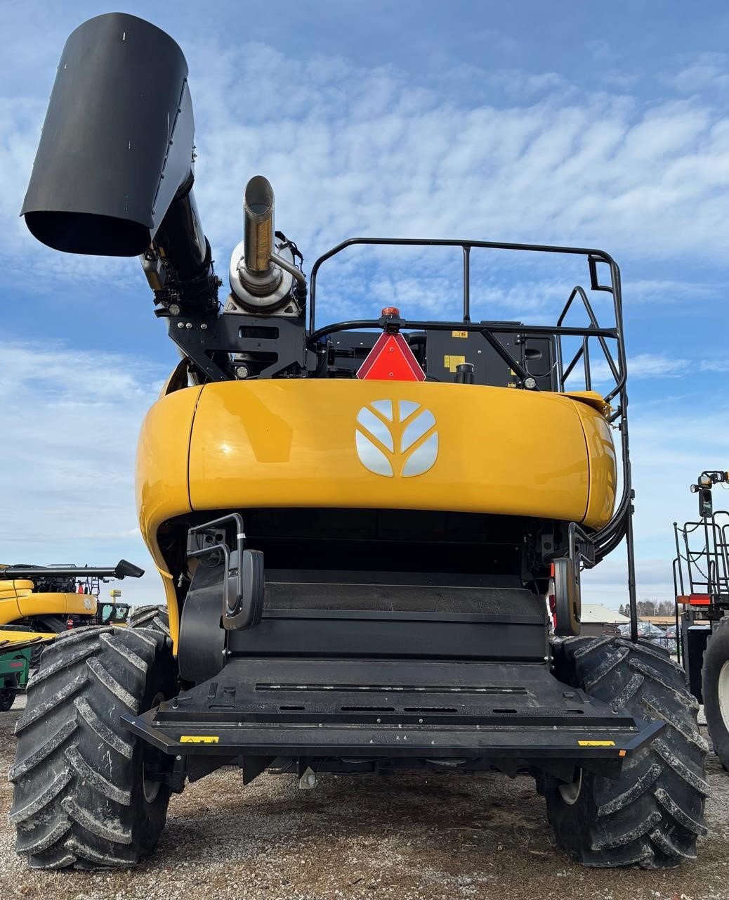 2026 New Holland CR8.90 Combine