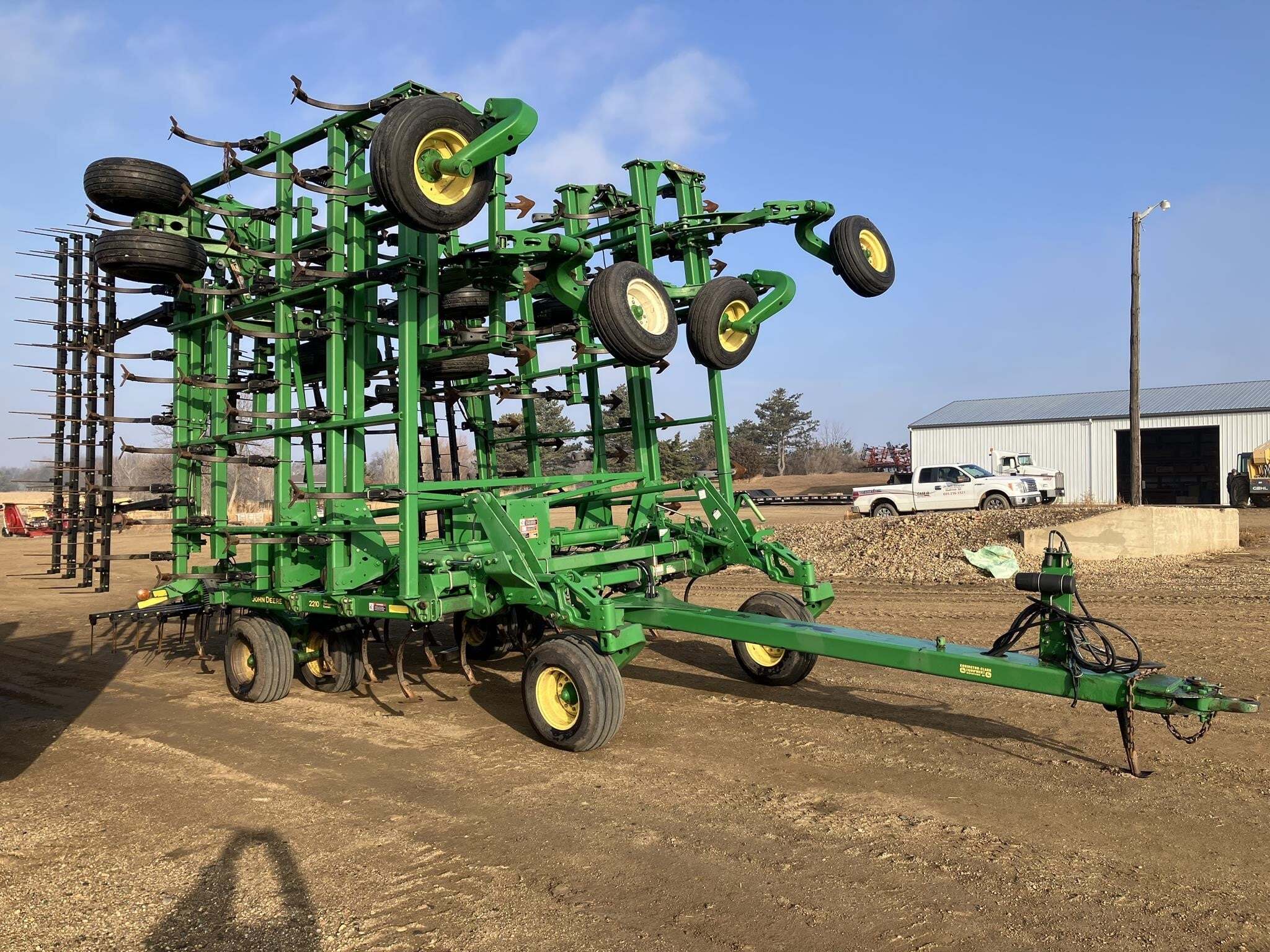 2012 John Deere 2210 Field Cultivator