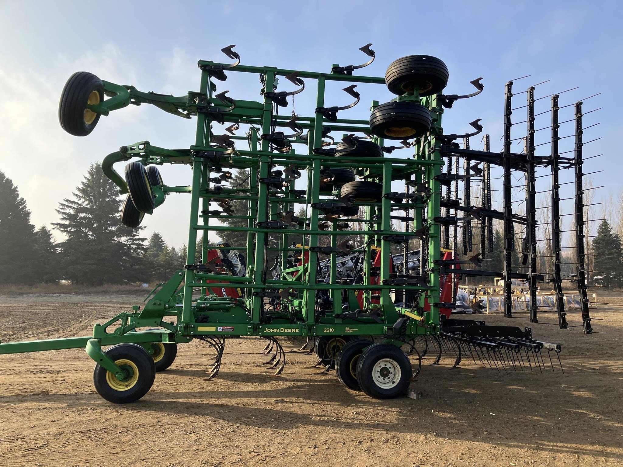 2012 John Deere 2210 Field Cultivator