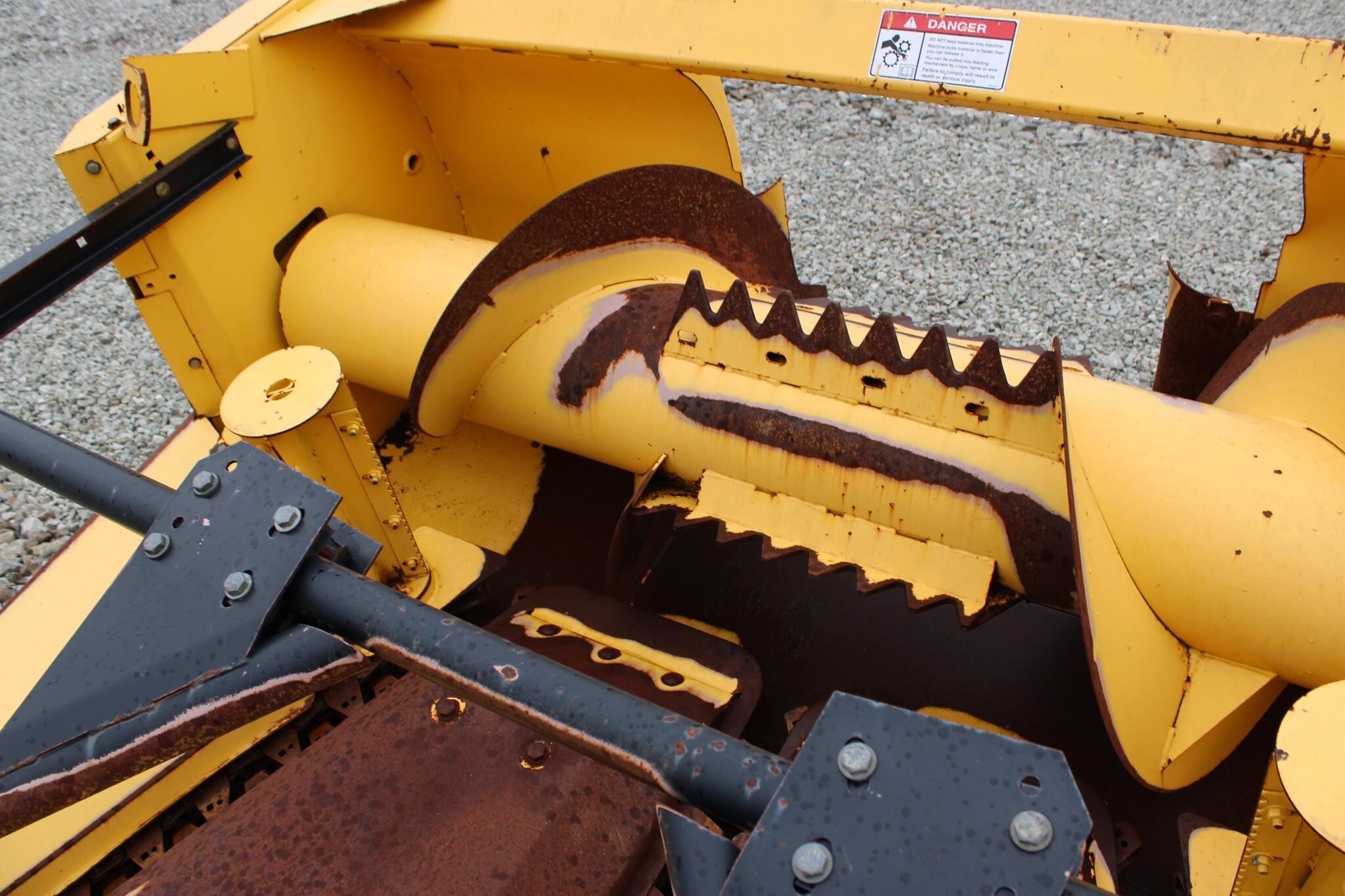  New Holland FP230 Pull-Type Forage Harvester