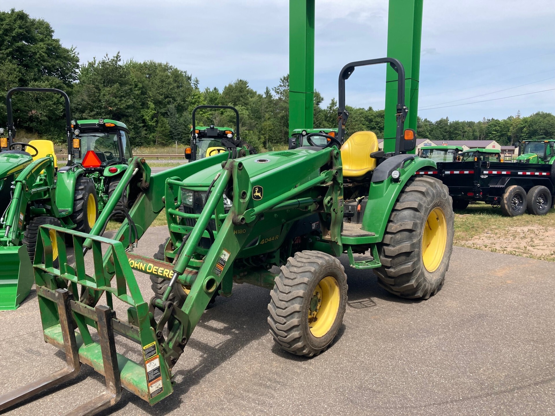 2016 John Deere 4044R Tractor - $32,999 | Machinery Pete