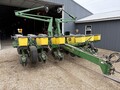 1998 John Deere 1760 Planter