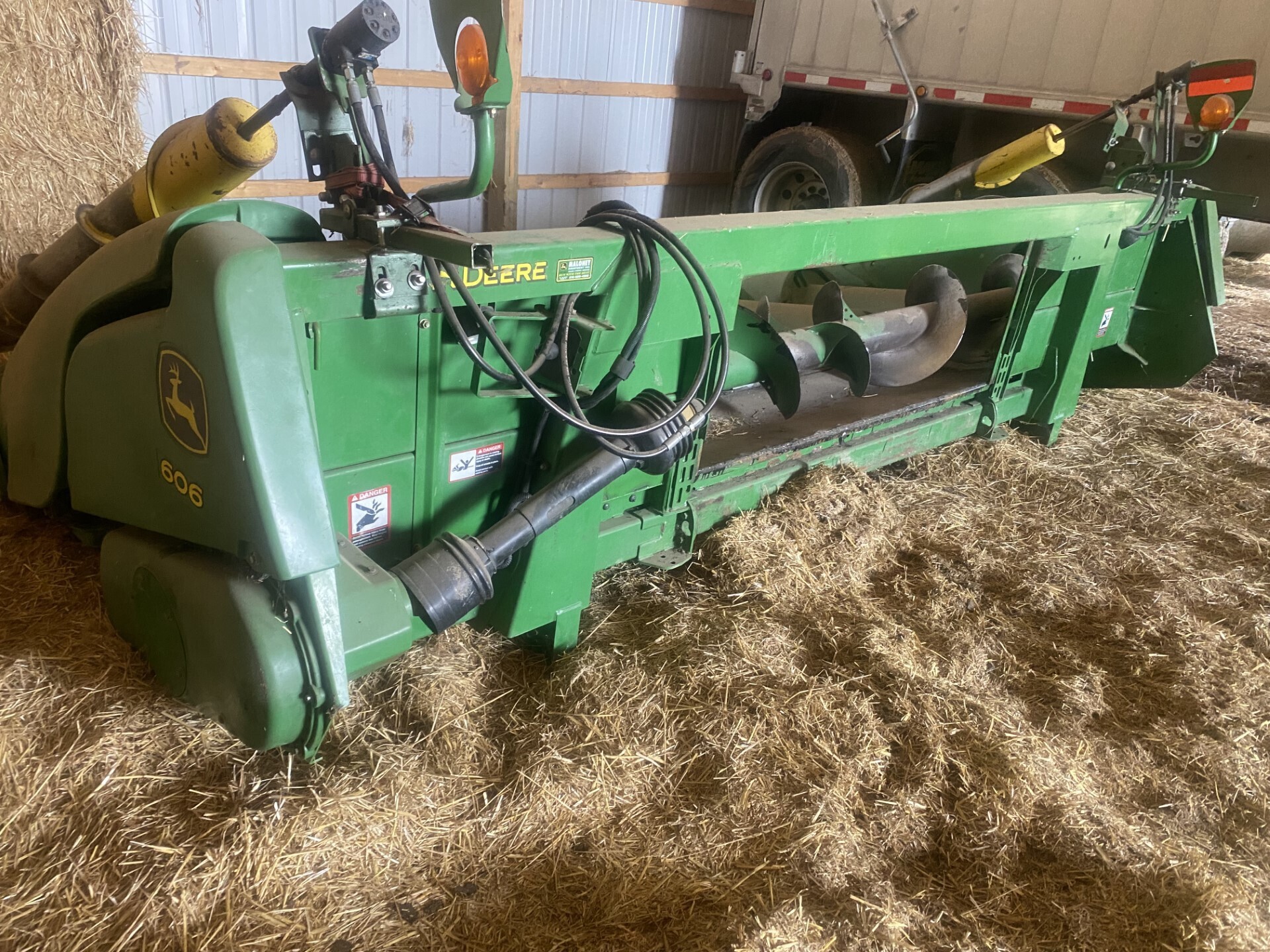2008 John Deere 606C Corn Head