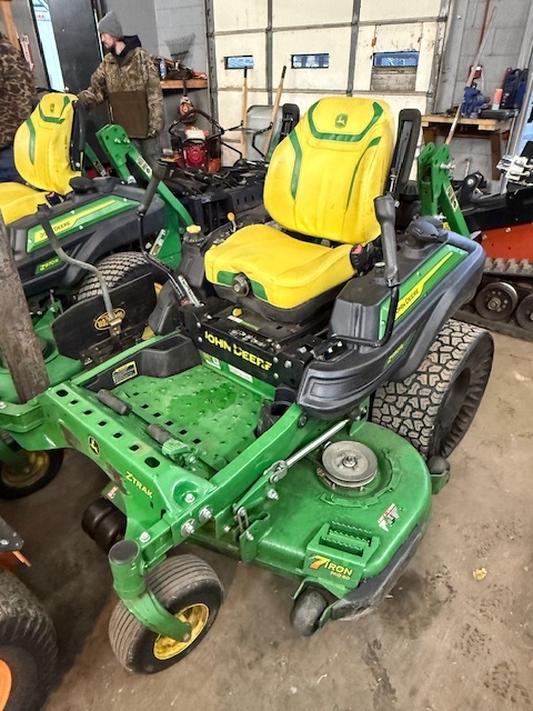 2023 John Deere Z950R Lawn Mower