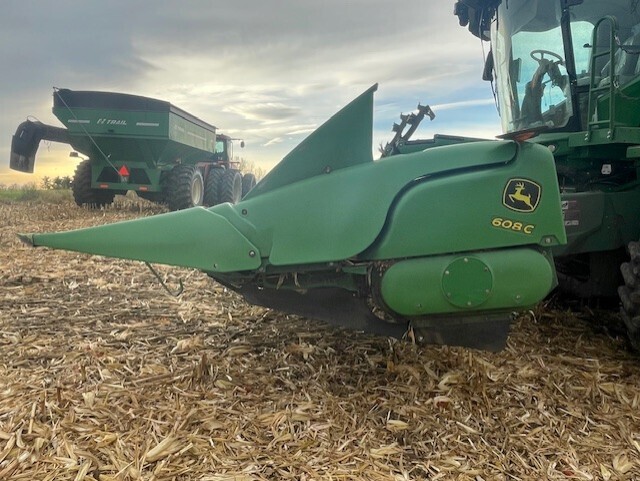 2010 John Deere 608C StalkMaster Corn Head
