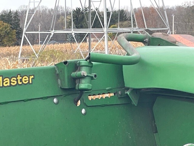 2010 John Deere 608C StalkMaster Corn Head