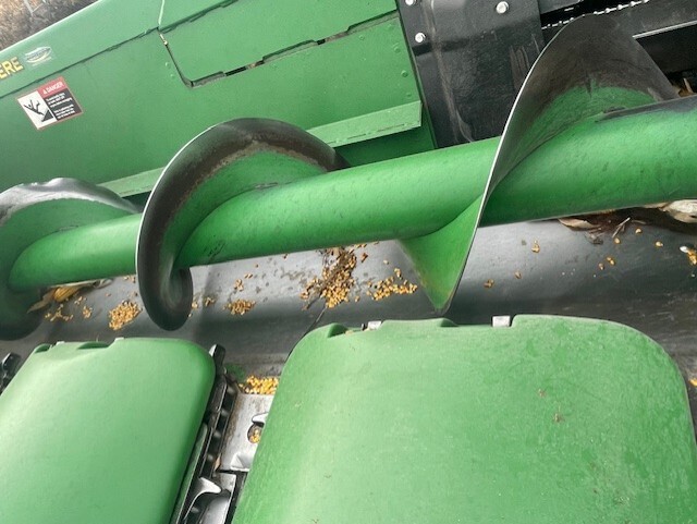 2010 John Deere 608C StalkMaster Corn Head