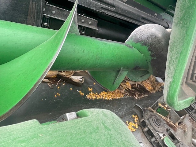 2010 John Deere 608C StalkMaster Corn Head