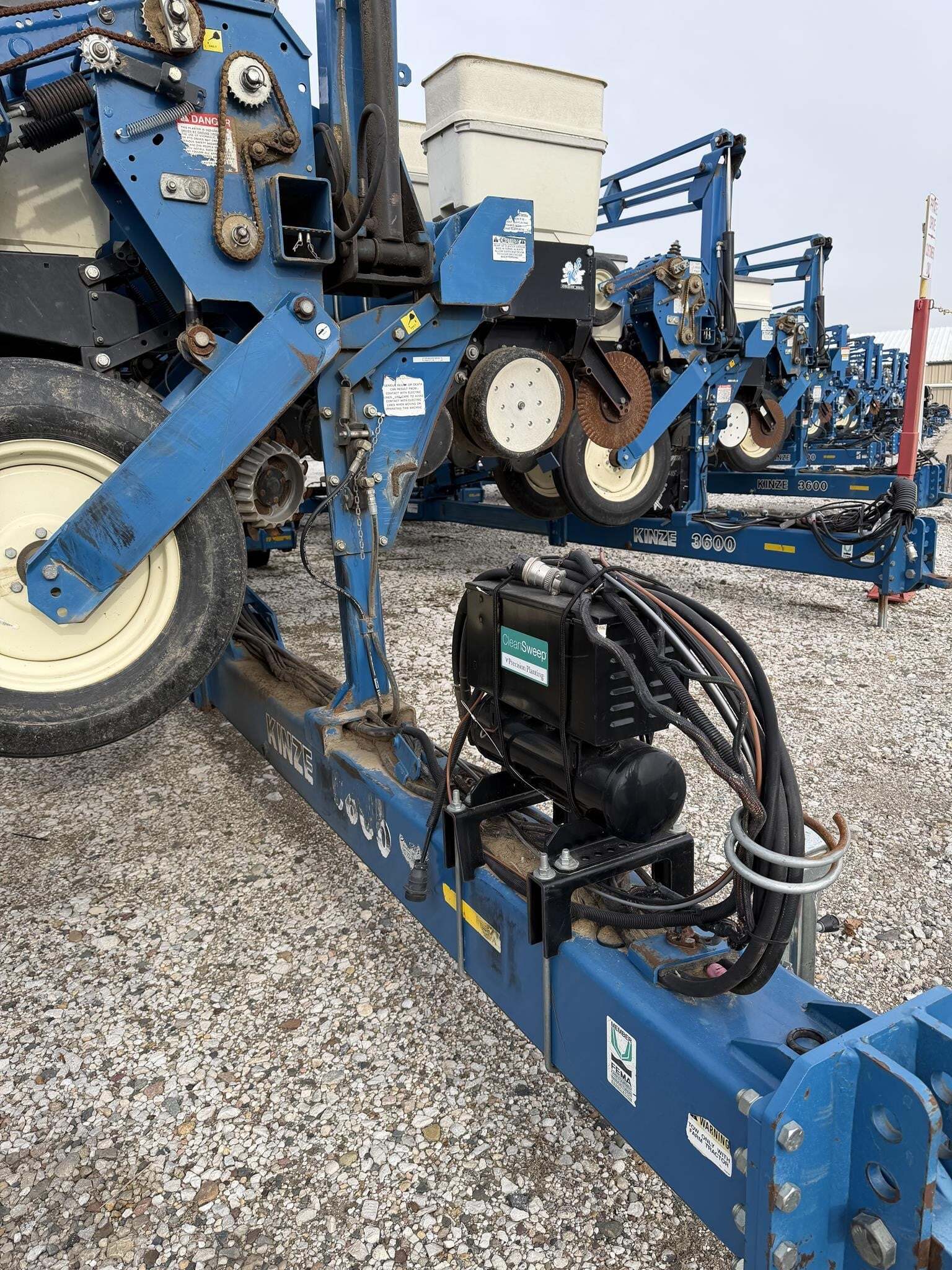2003 Kinze 3600 Planter