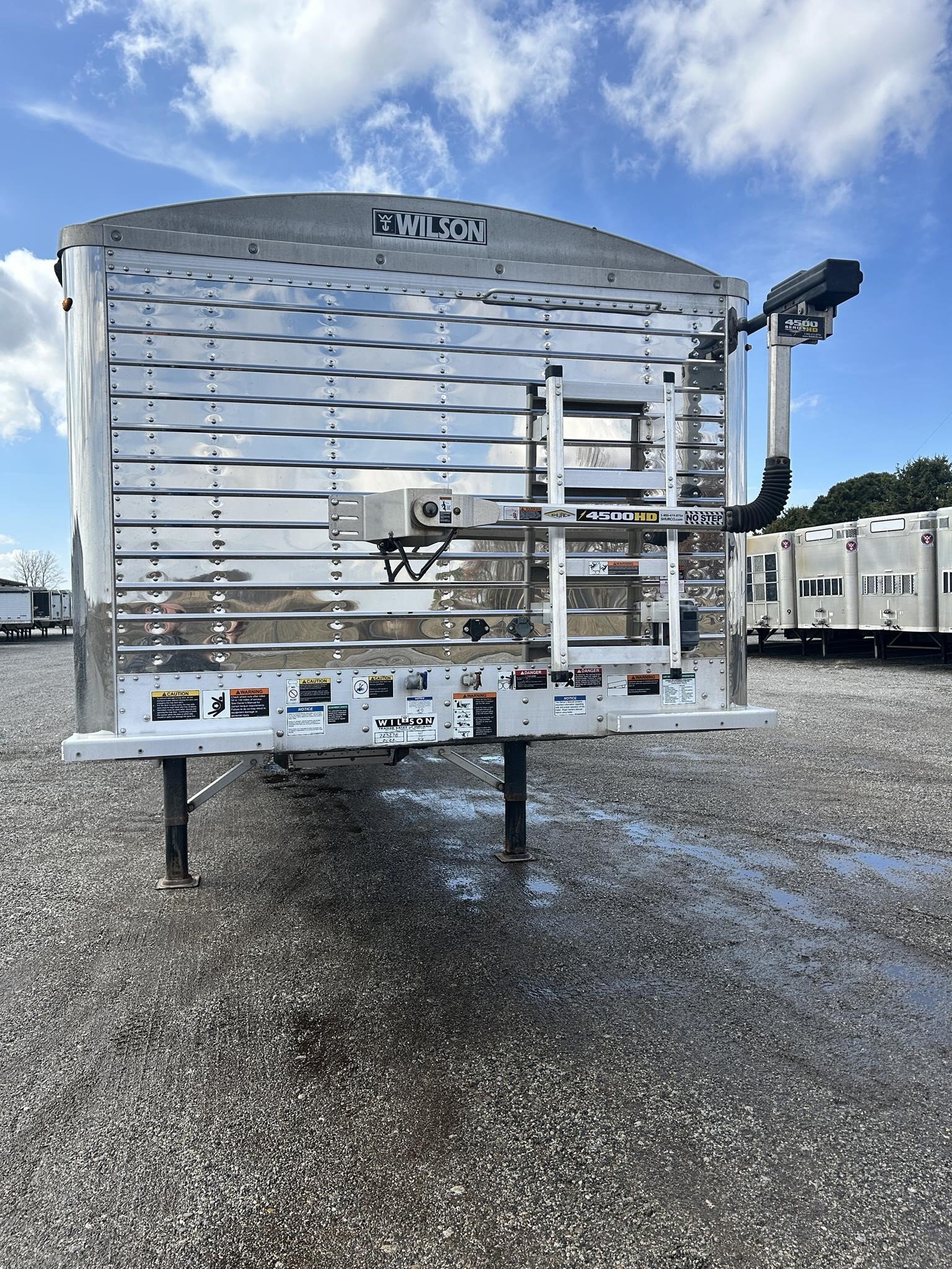 2022 Wilson DWH-650B Grain Trailer