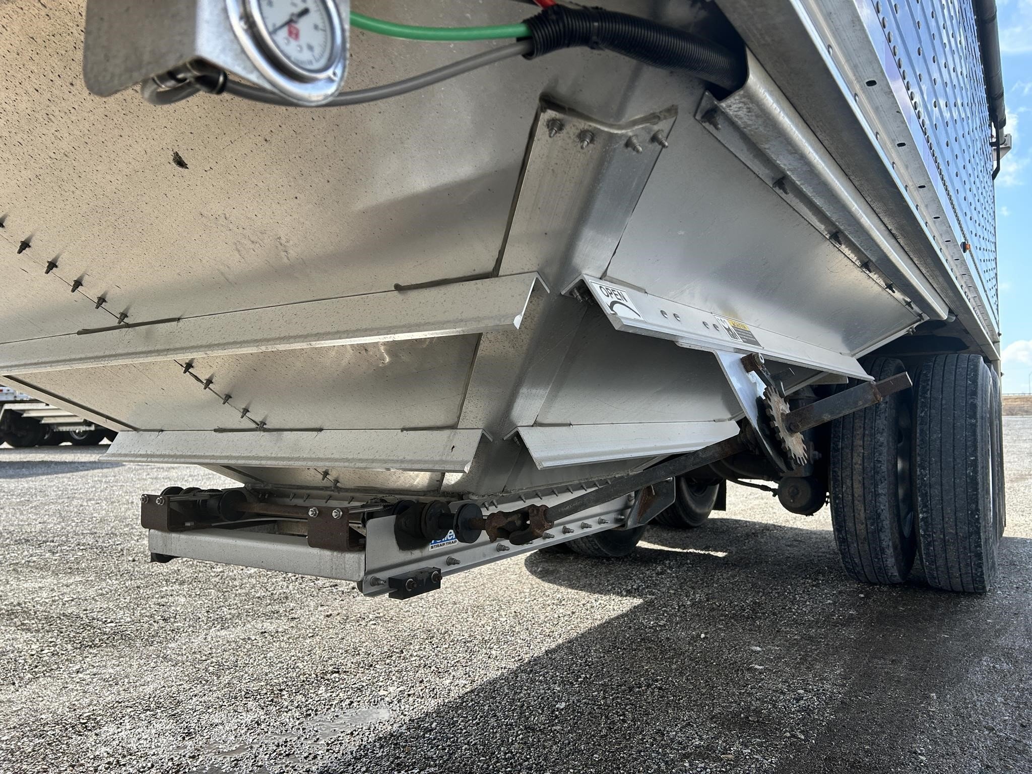 2022 Wilson DWH-650B Grain Trailer