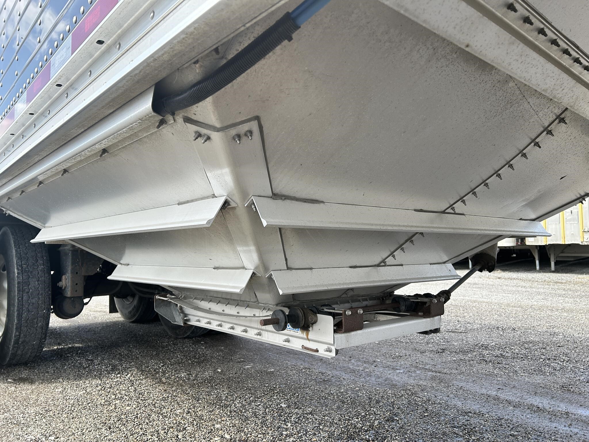 2022 Wilson DWH-650B Grain Trailer