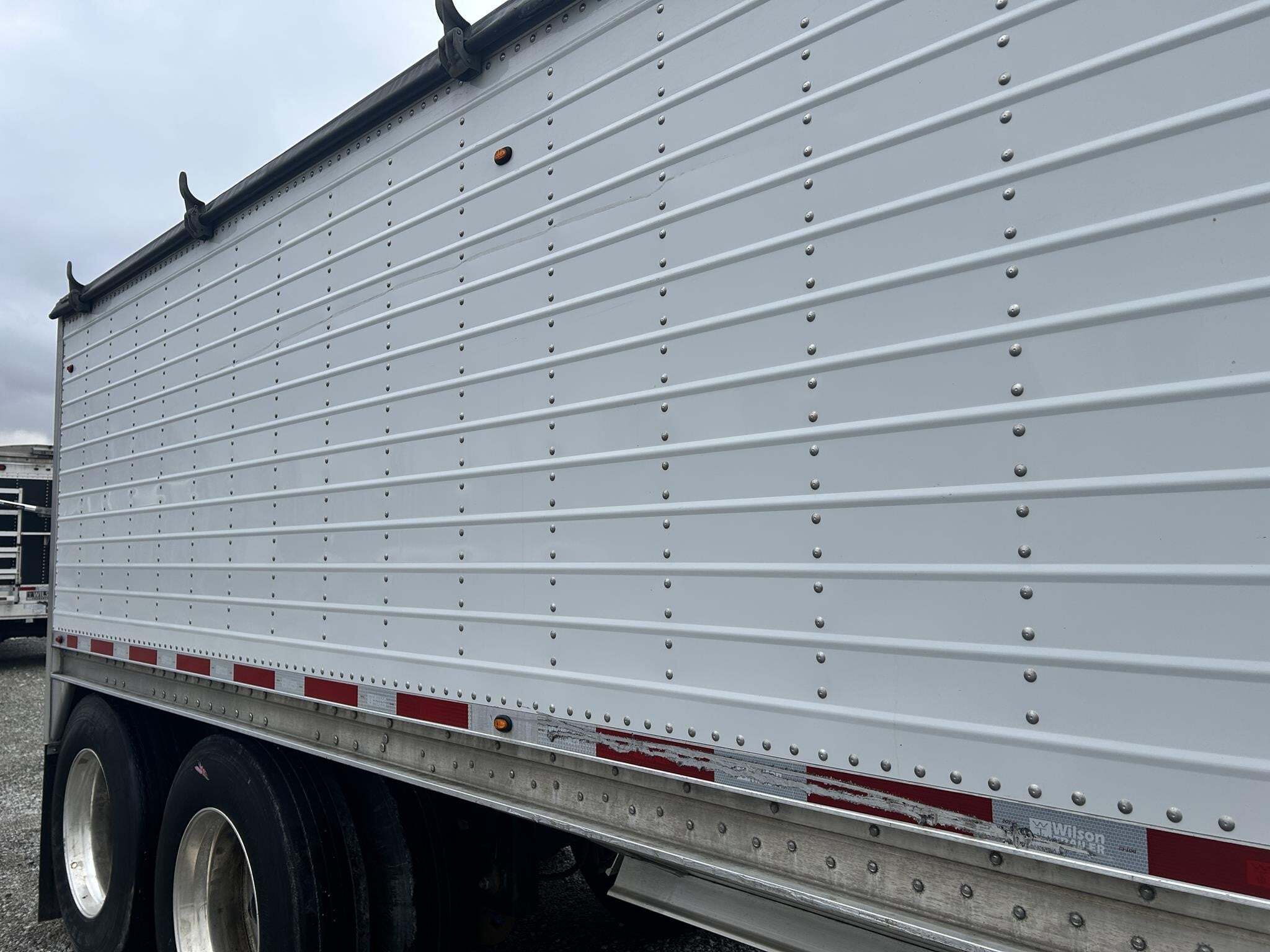 2021 Wilson DWH-600 Grain Trailer