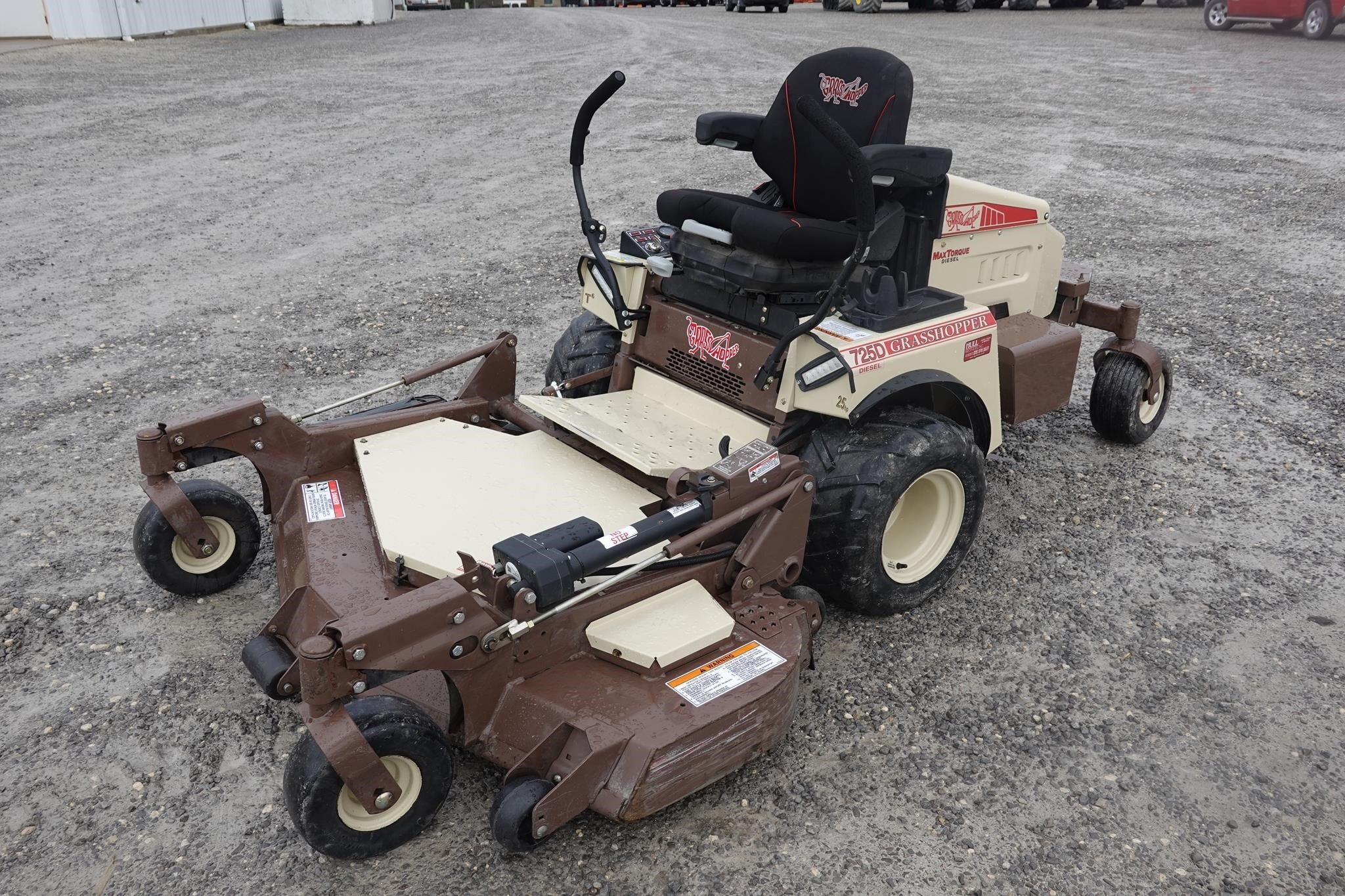 2025 Grasshopper 725DT6 Lawn Mower
