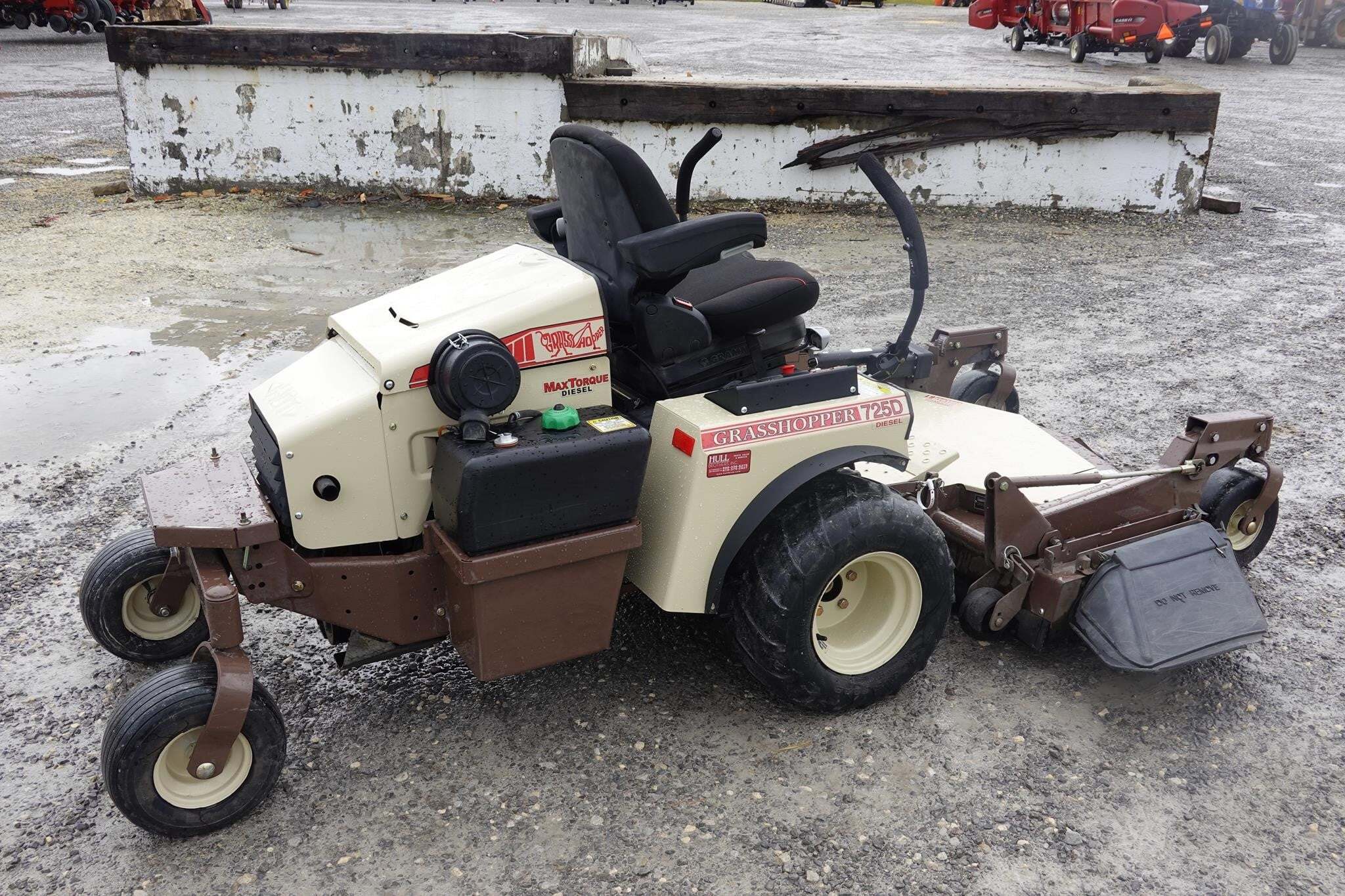2025 Grasshopper 725DT6 Lawn Mower