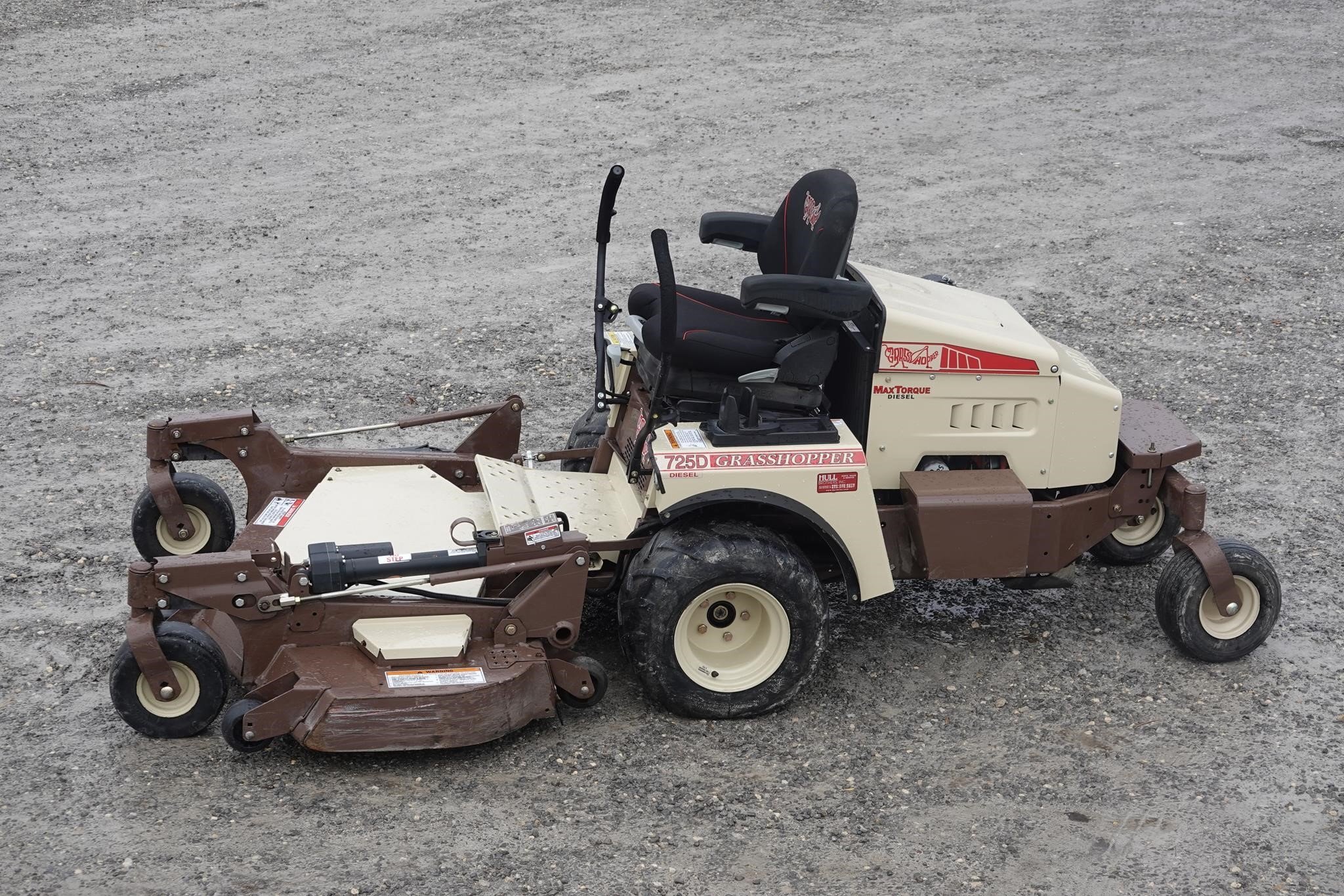 2025 Grasshopper 725DT6 Lawn Mower