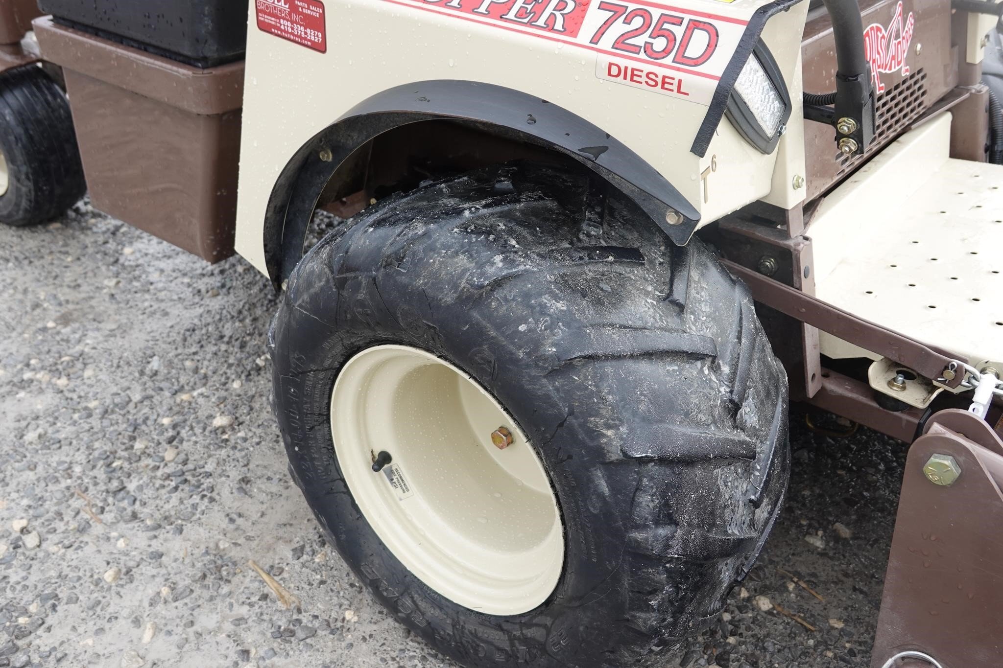 2025 Grasshopper 725DT6 Lawn Mower