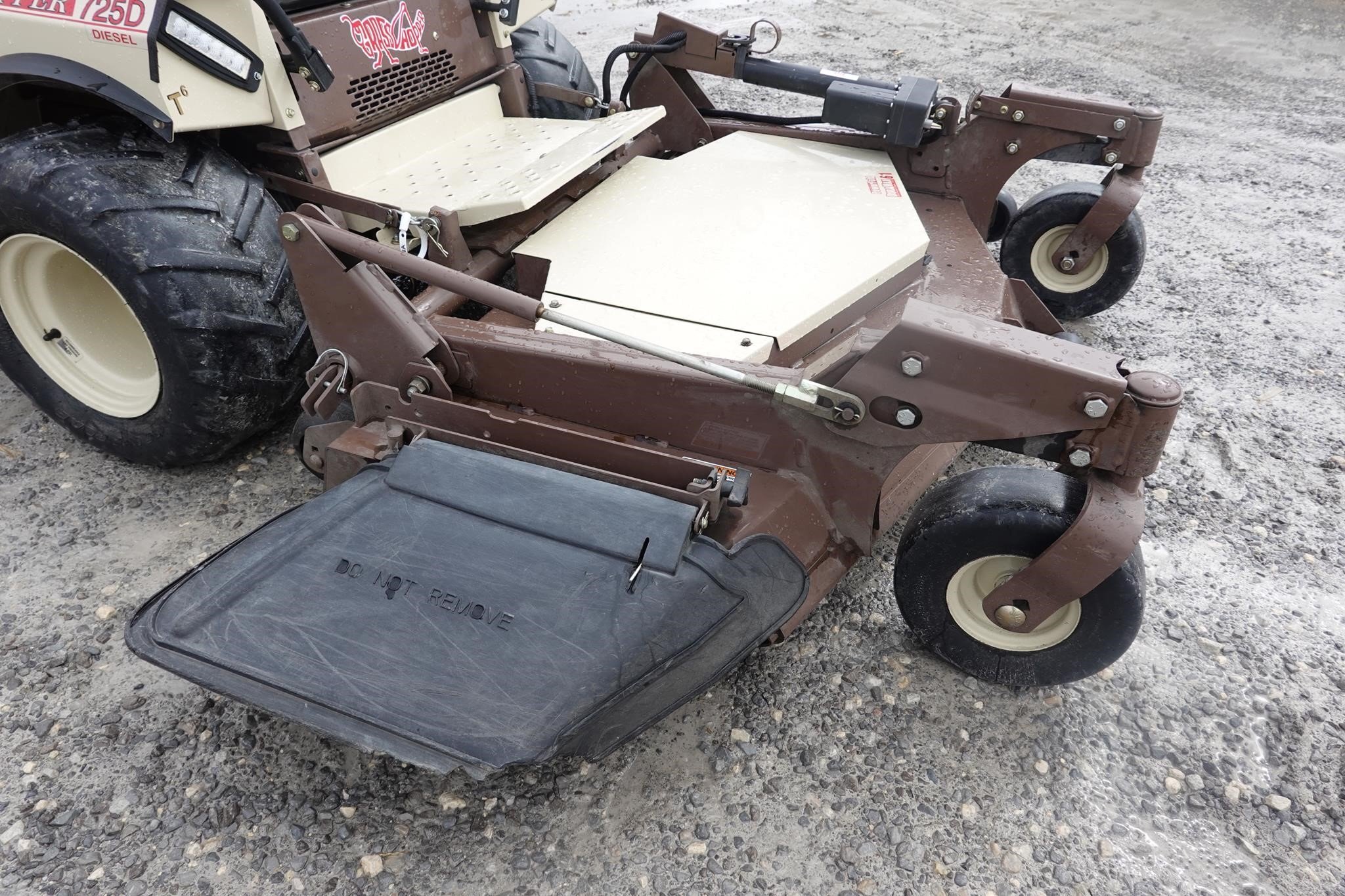 2025 Grasshopper 725DT6 Lawn Mower