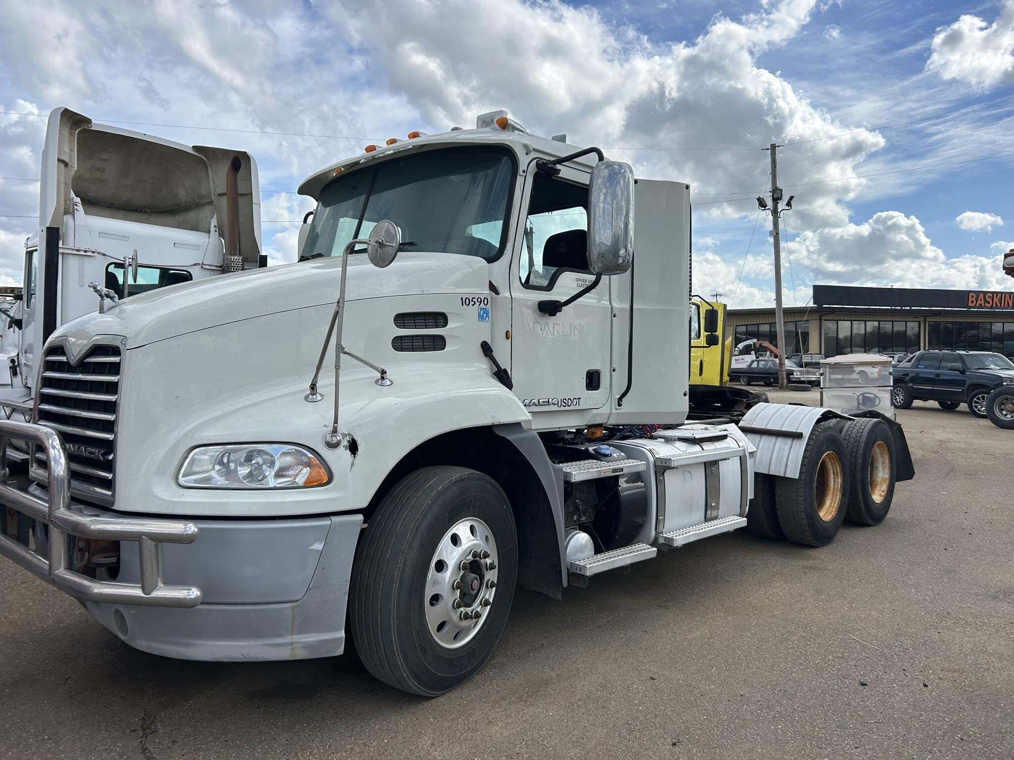2014 Mack PINNACLE CXU613 Semi Trucks/Trailer