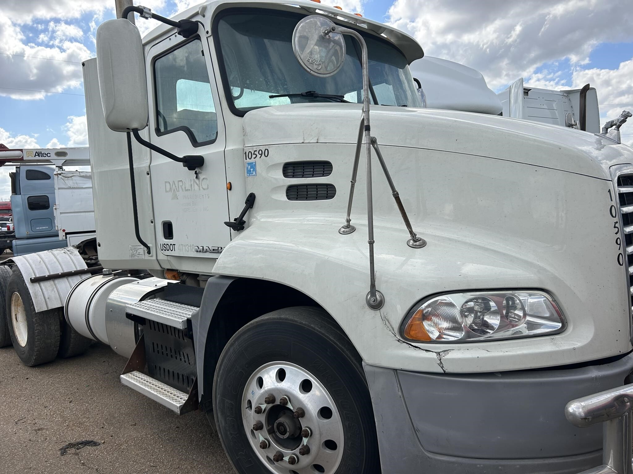 2014 Mack PINNACLE CXU613 Semi Trucks/Trailer